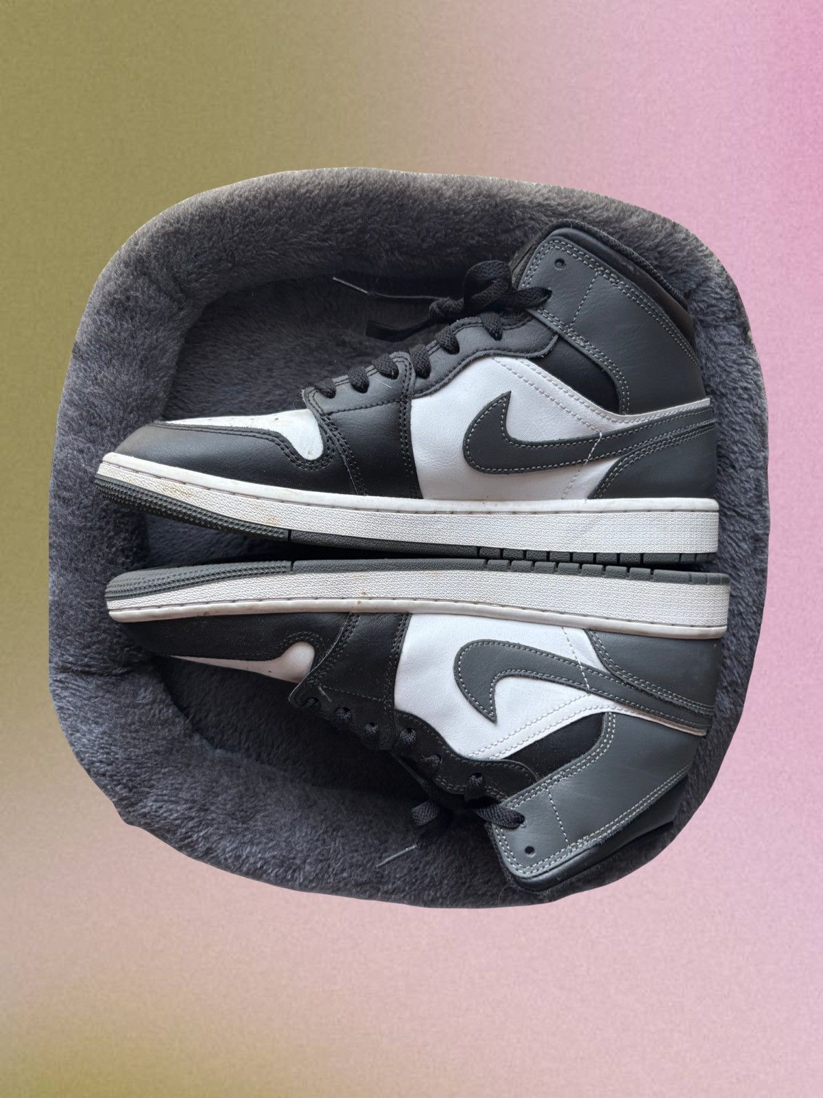 Jordan Brand Jordan 1 Mid Size US 9 / EU 42 - 2 Thumbnail