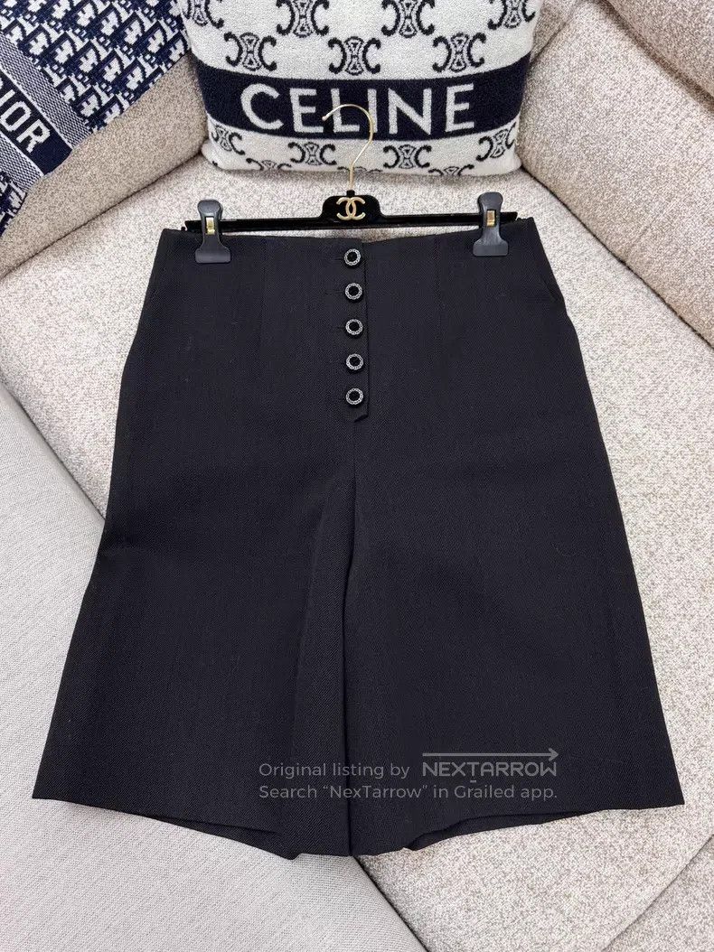 Chanel Chanel Bermuda wool pants five-point suit pants Size 26" / US 2 / IT 38 - 1 Thumbnail