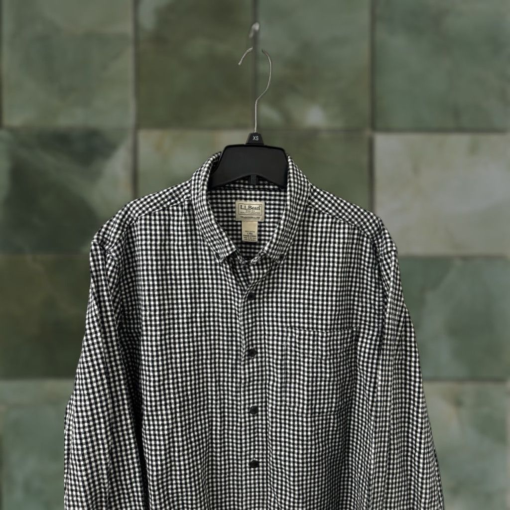 Vintage LL Bean Shirt Mens Large Black White Scotch Plaid Flannel Traditional Fit 228061 Size US L / EU 52-54 / 3 - 1 Thumbnail