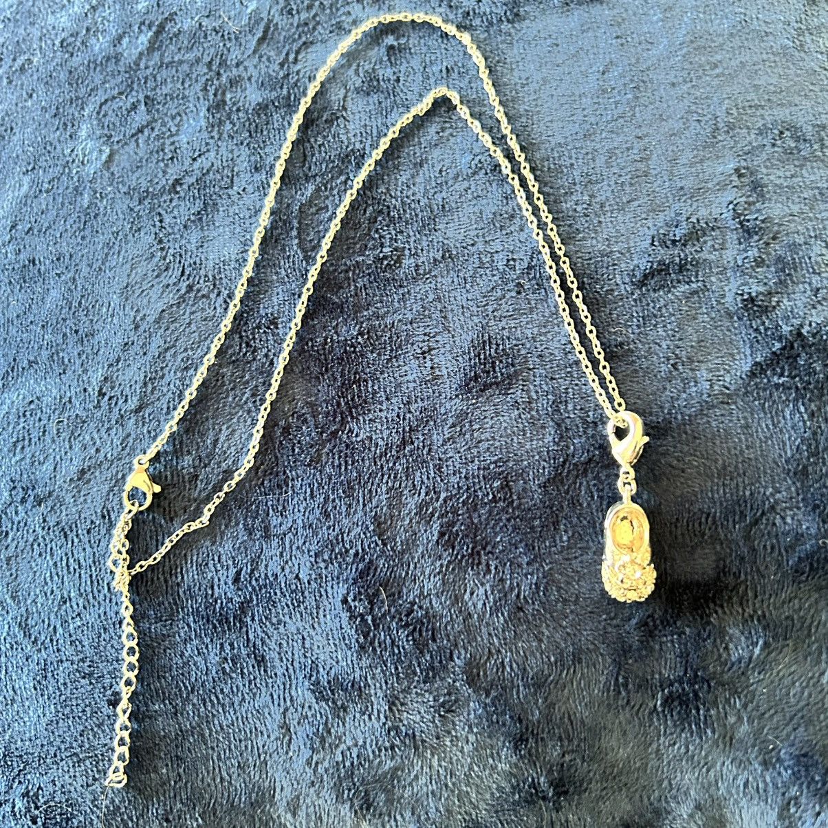 Handmade Handcrafted vintage rhinestone baby shoe charm necklace Size ONE SIZE - 5 Thumbnail