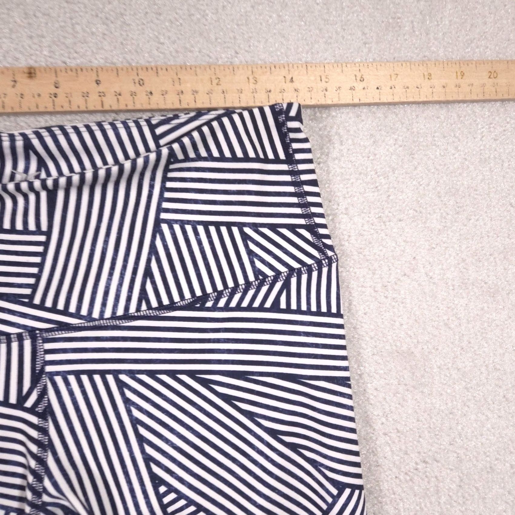 Old Navy Old Navy Go-Dry Leggings Womens Large Blue Stripe High Rise Ankle Athletic Yoga Size 36" / US 14 / IT 50 - 4 Thumbnail
