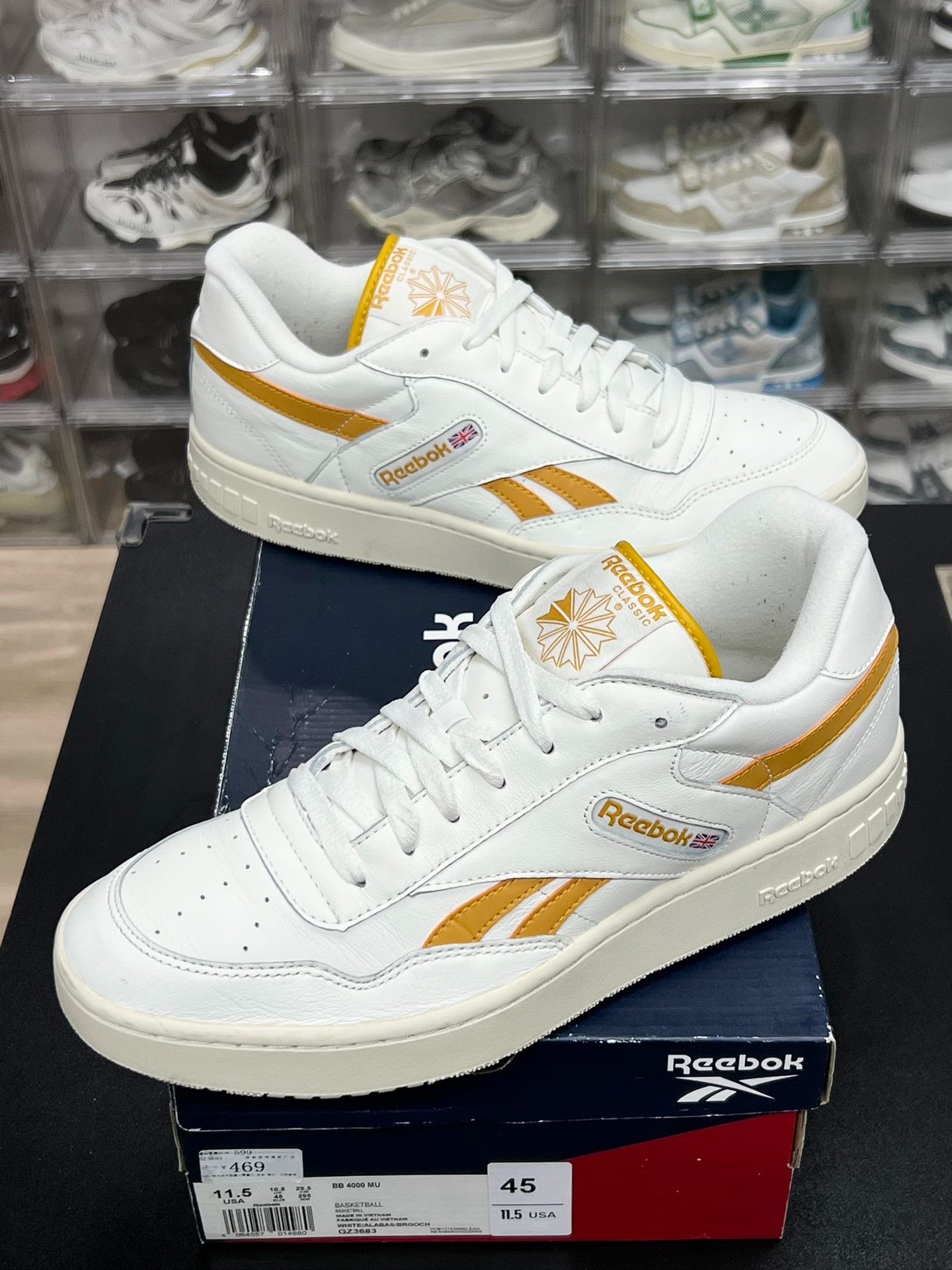Reebok Reebok White Lowtop Sneakers 12 Men Size US 12 / EU 45 - 1 Thumbnail
