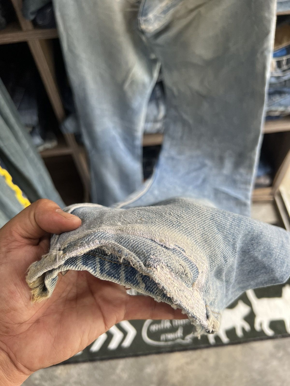 Levi's Vintage Clothing 🔥Vintage Levis Distressed Denim Made in Usa Size US 29 - 16 Thumbnail