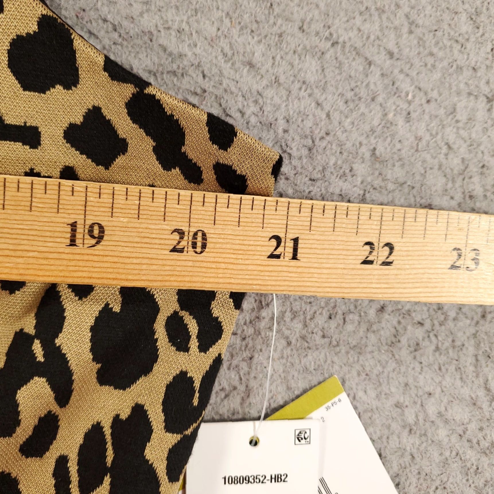 Old Navy New Womens Animal Print Dress Size 14 Knee Length Leopard Pullover NWT Old Navy V-Neck Sleeveless Shift Casual Multicolor Short Dress Womens Size XL / US 12-14 / IT 48-50 - 4 Thumbnail