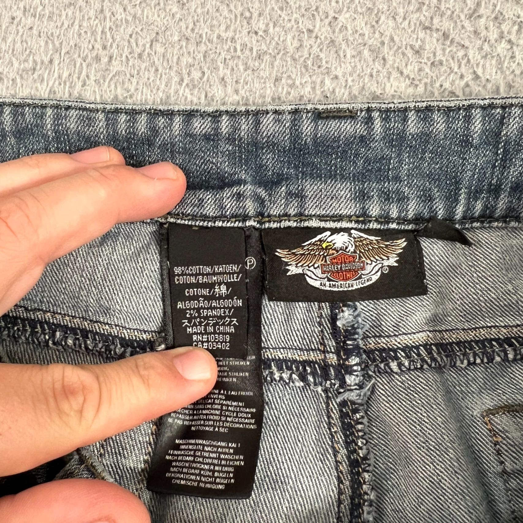 Harley Davidson VINTAGE Harley Davidson Jeans Women's 6 Bootcut Light Wash Blue Denim 90s Motorcycle Biker Size 28" / US 6 / IT 42 - 7 Thumbnail