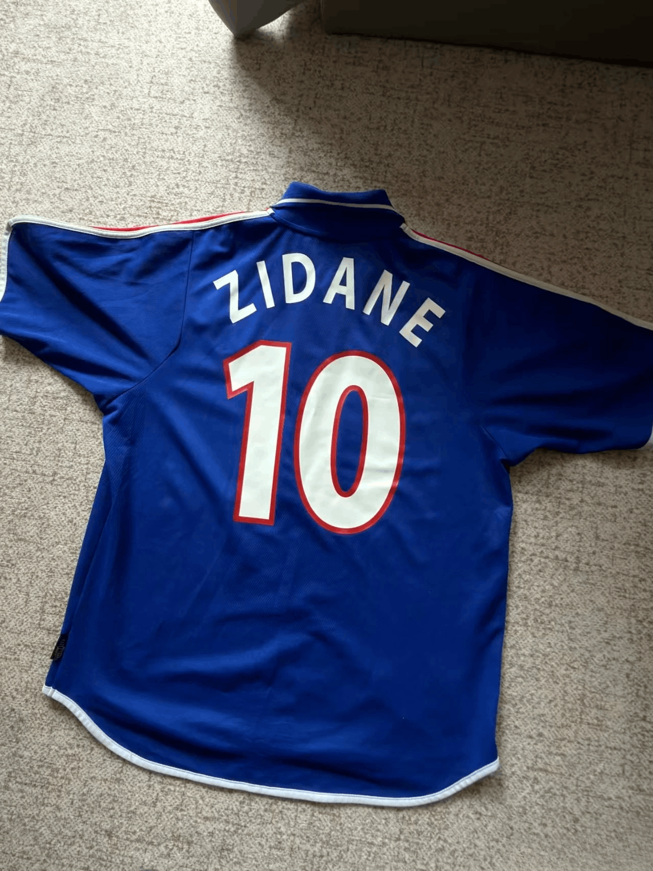 Other 2000 France 10 Zidane Jersey Home Size US M / EU 48-50 / 2 - 2 Thumbnail