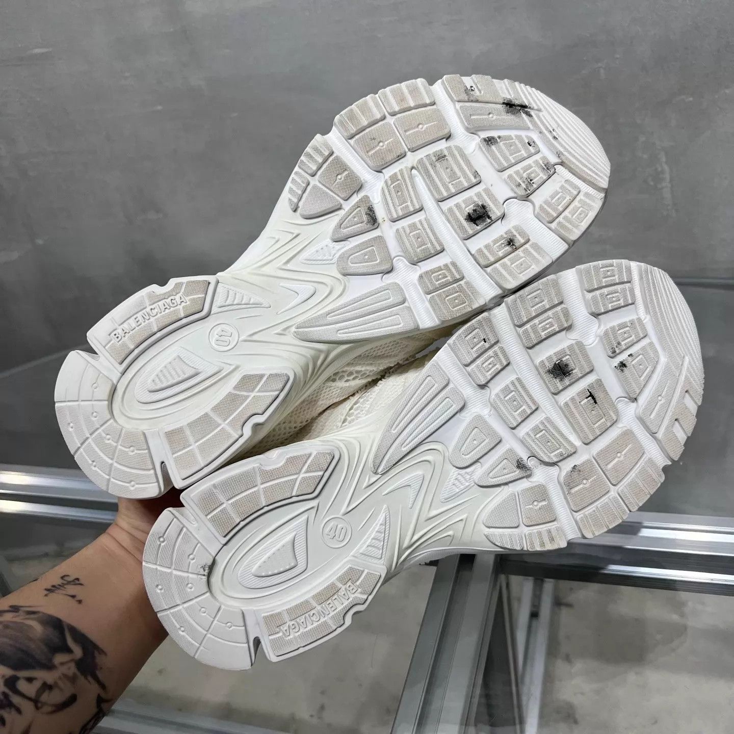 Balenciaga Balenciaga Phantom White Mesh Sneaker Size 40 Size US 7 / EU 40 - 7 Thumbnail