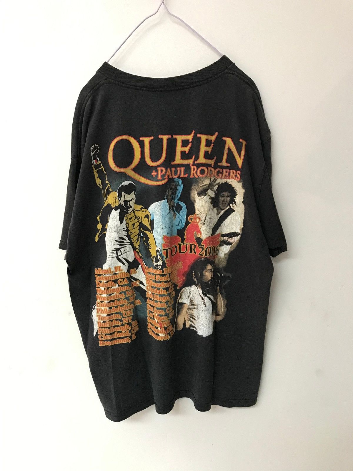 Band Tees 2000s Queen t shirt Size US M / EU 48-50 / 2 - 1 Thumbnail
