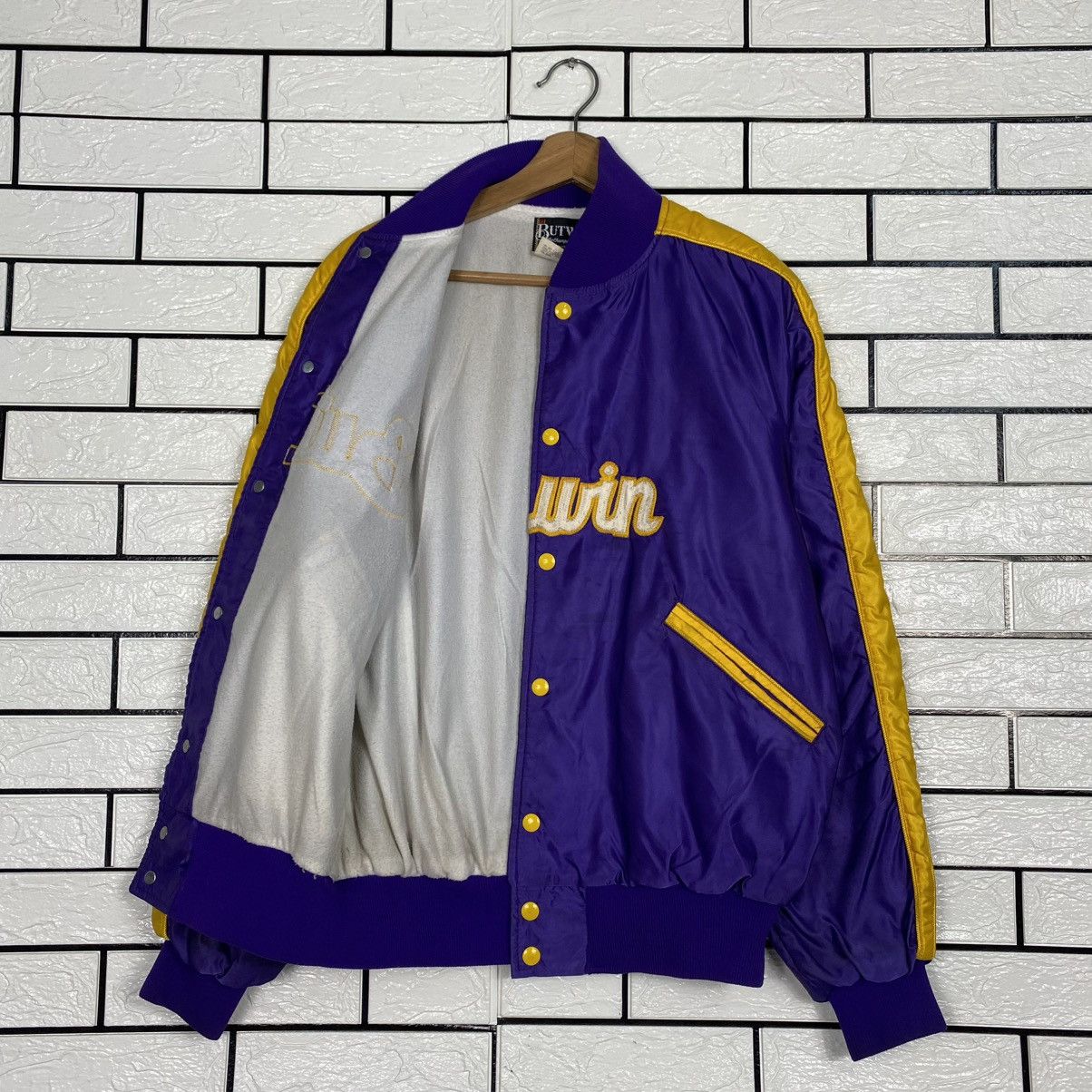 Toyo Enterprises 🔥VINTAGE SATIN BOMBER JACKET BUTWIN MADE IN USA Size US L / EU 52-54 / 3 - 11 Thumbnail