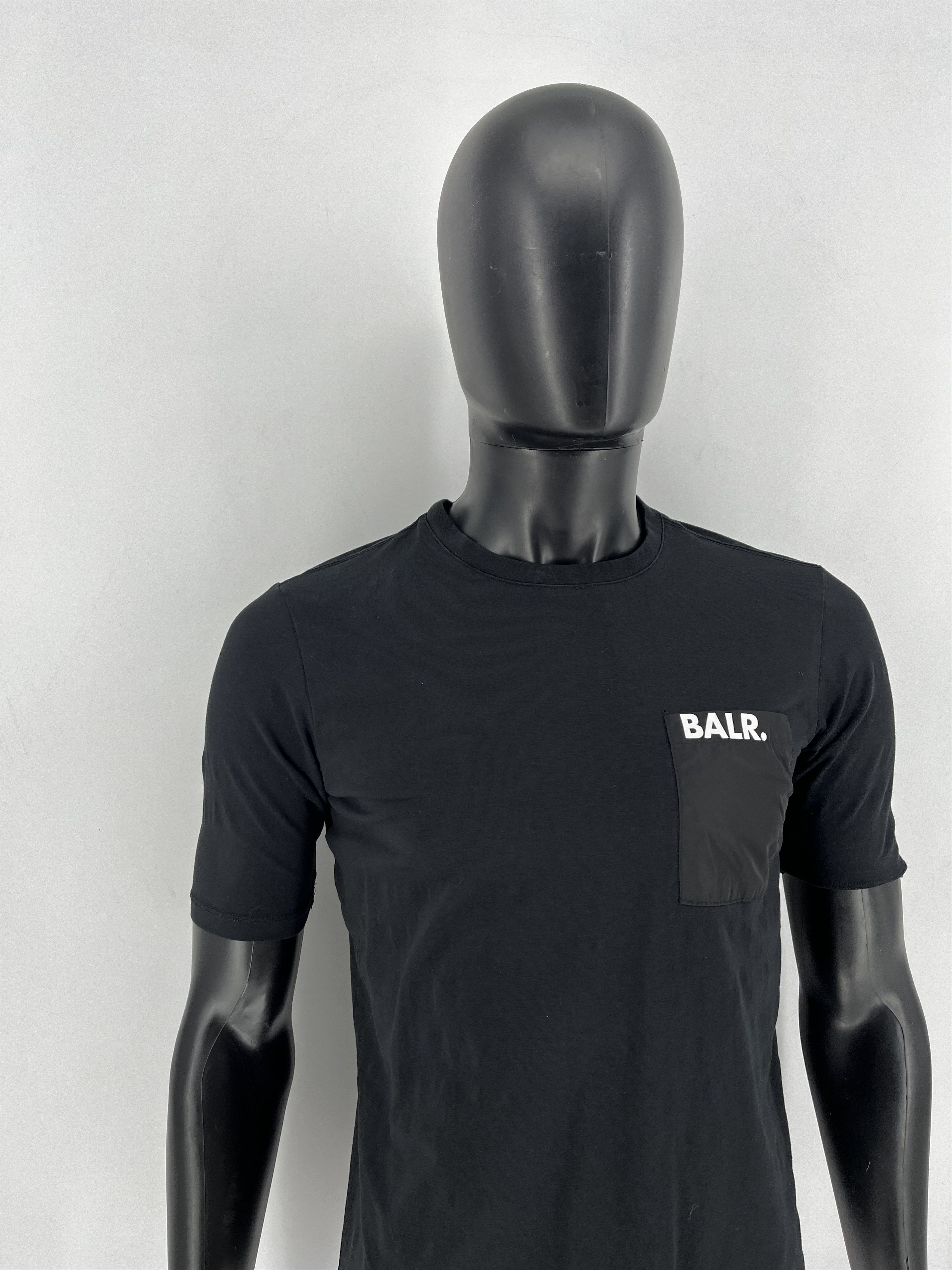 Japanese Brand Vintage BALR Fit Tee Big Logo Streetwear Style Size US S / EU 44-46 / 1 - 3 Thumbnail