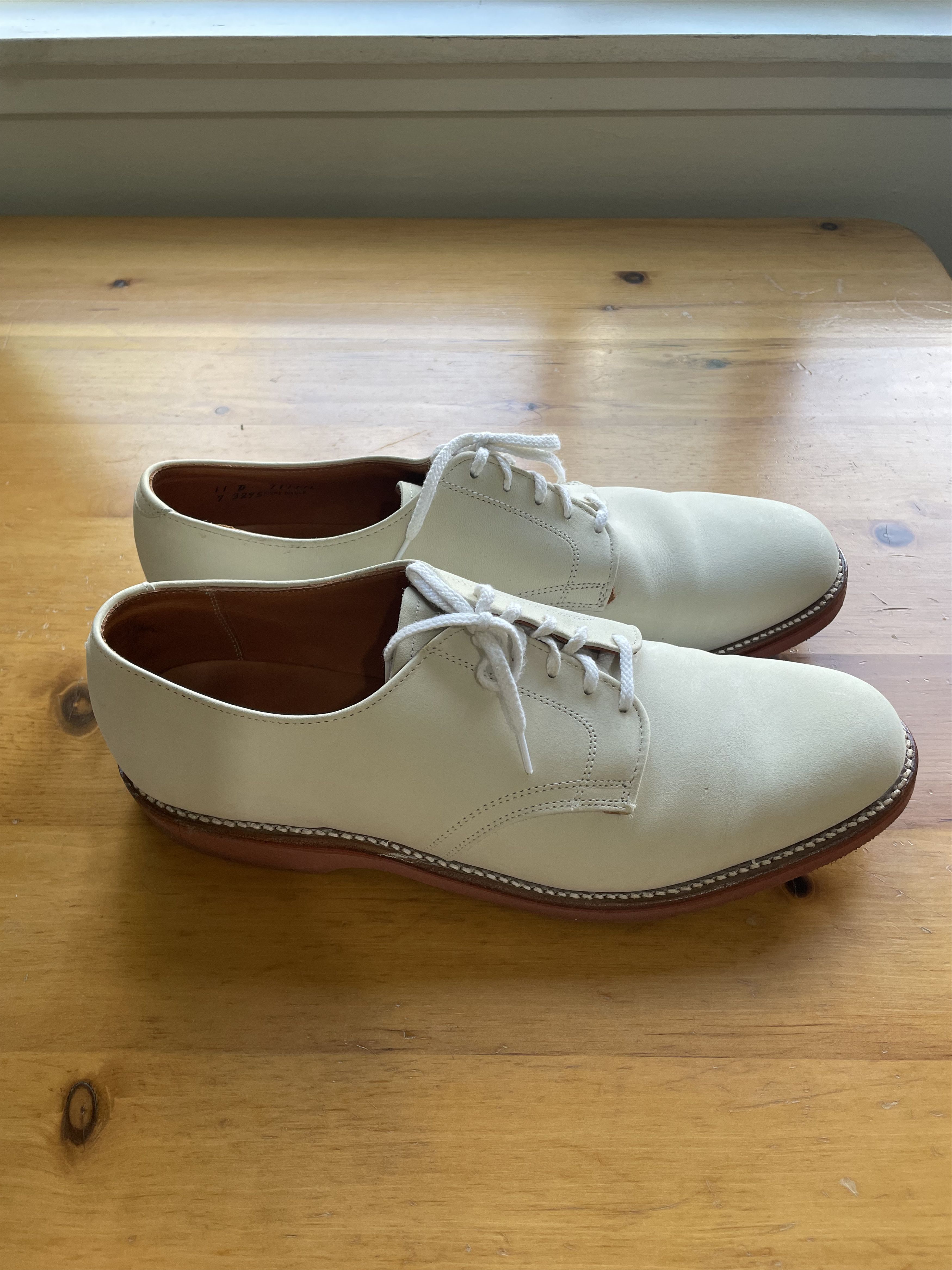 L.L. Bean 70's White Bucks Size US 11 / EU 44 - 3 Thumbnail