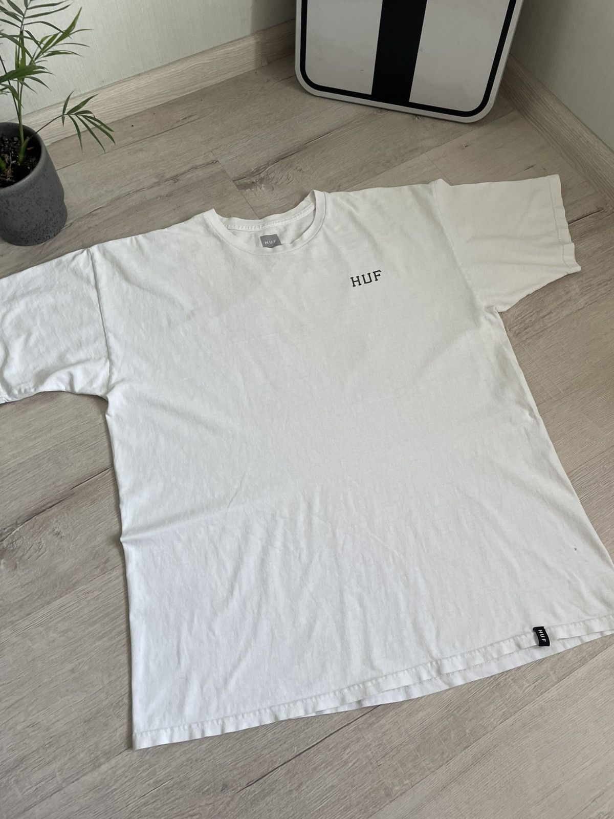 Huf Vintage Rare Huf Skate Co T-shirt Big H Logo with rose Sk8 Size US XL / EU 56 / 4 - 7 Thumbnail