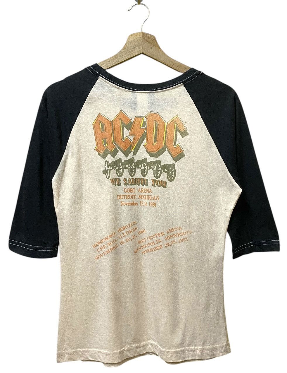 Band Tees ACDC Tshirt 3q Raglan Crewneck Tee Size XS / US 0-2 / IT 36-38 - 2 Thumbnail