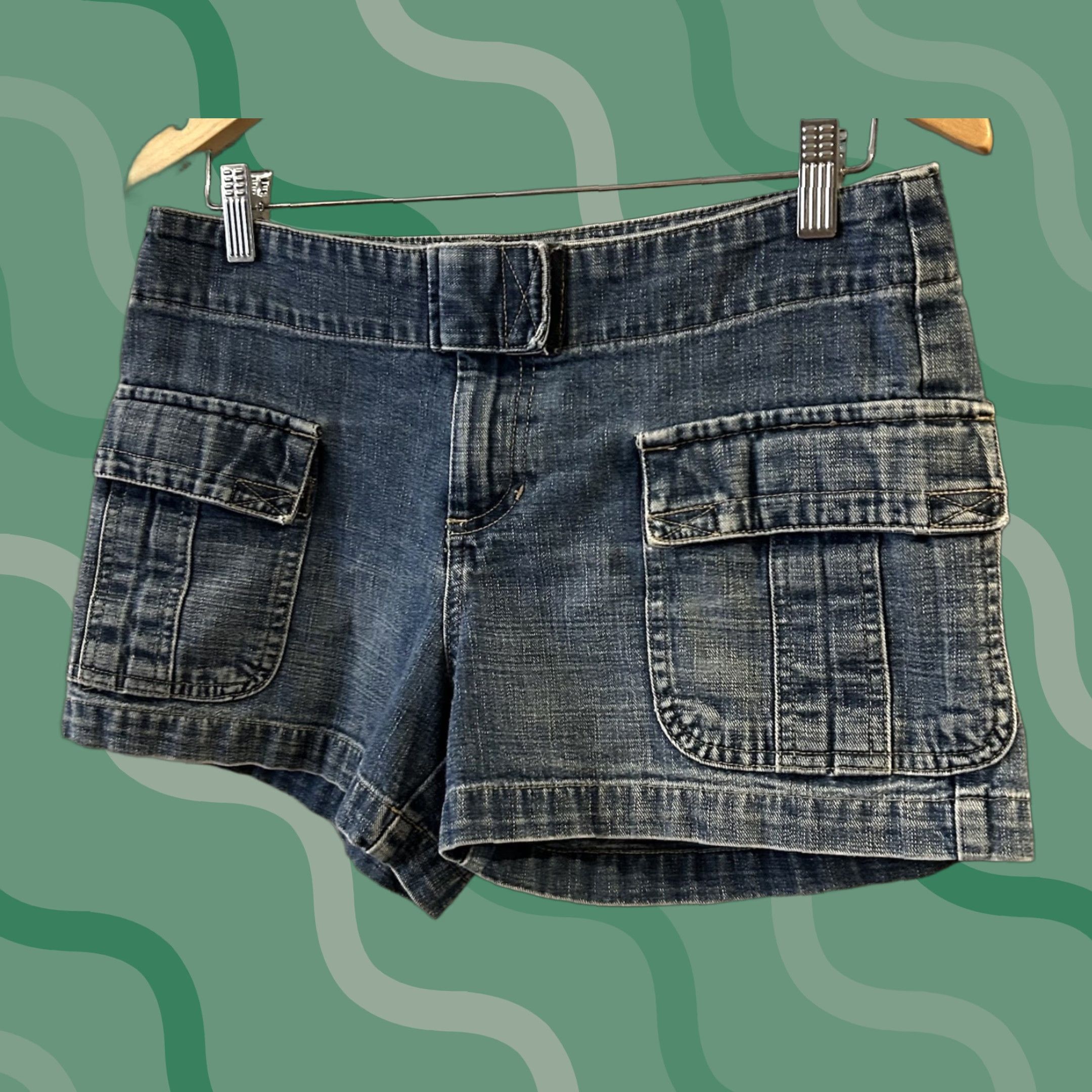 VINTAGE Old Navy Cargo Shorts Women 6 Blue Cotton Casual Hot Pants Waist 30 Inseam 3 Mid Rise 9 In 11.5 in