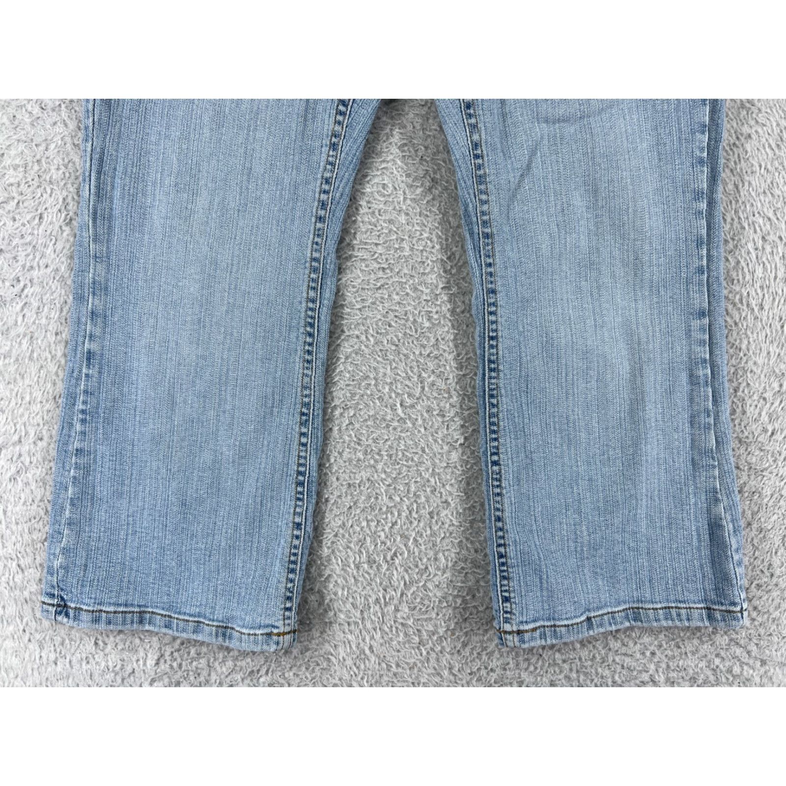 Vintage Arizona Jeans Pants Womens 5 Blue Denim Capri Cotton Blend Stretch Light Wash Pockets Regular Logo Embroidered Front Flat Front kick off Size 27" / US 4 / IT 40 - 5 Thumbnail