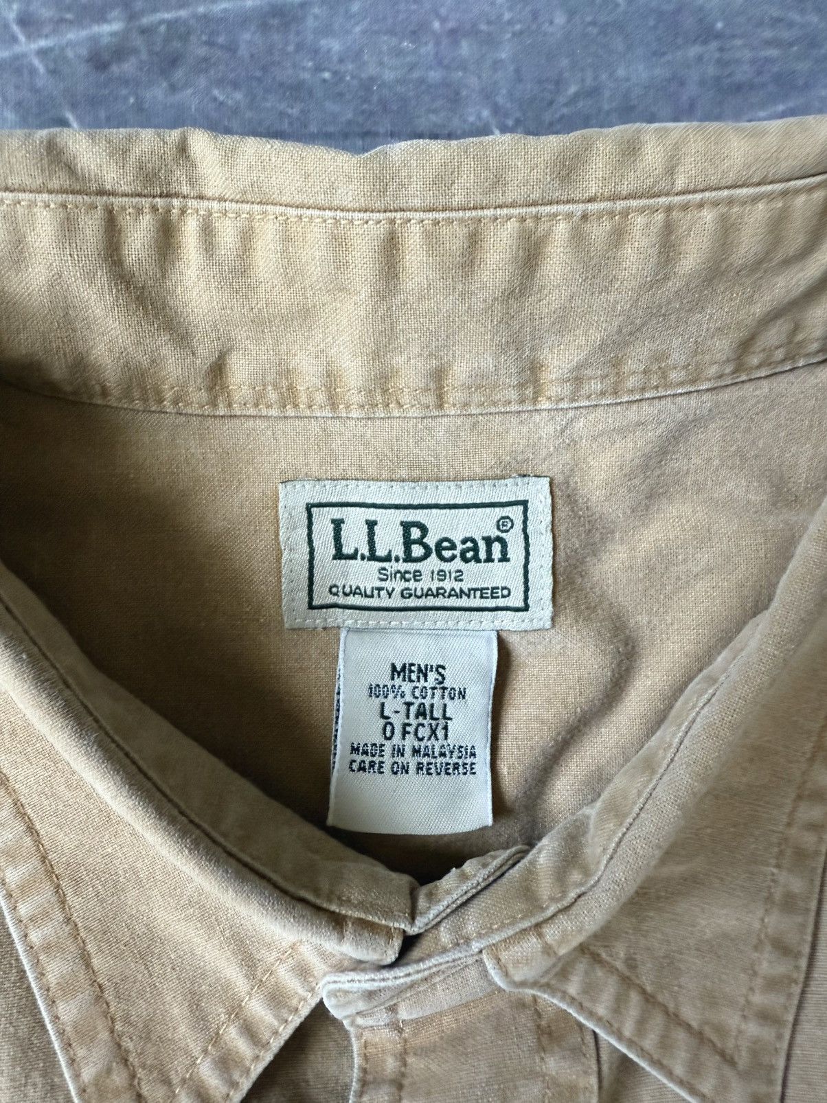 L.L. Bean Vintage LL Bean Button-down Short-Sleeve Shirt (L-Tall) Size US L / EU 52-54 / 3 - 4 Thumbnail