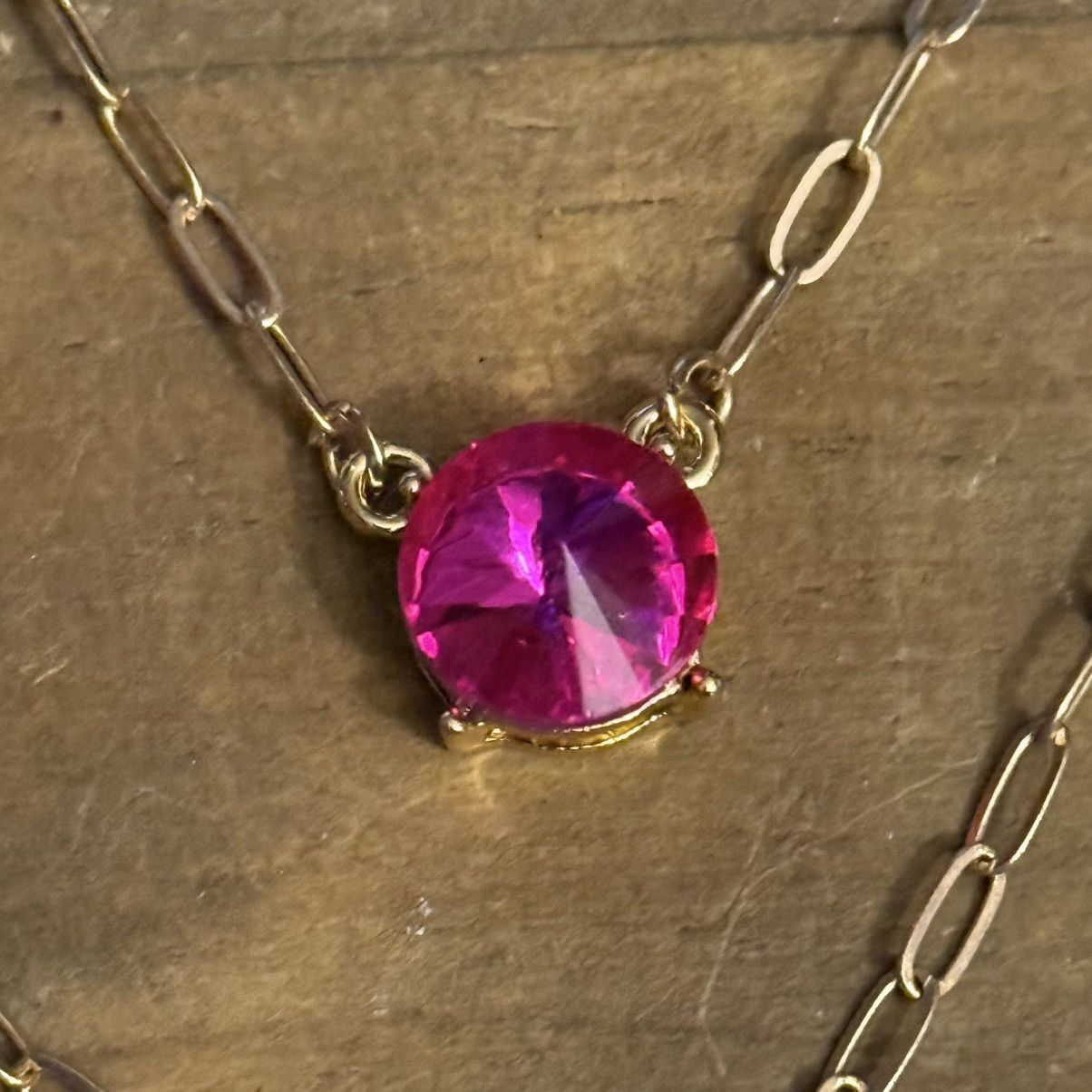 Other Gold tone layered hot pink gemstone pendant necklace Size ONE SIZE - 4 Thumbnail