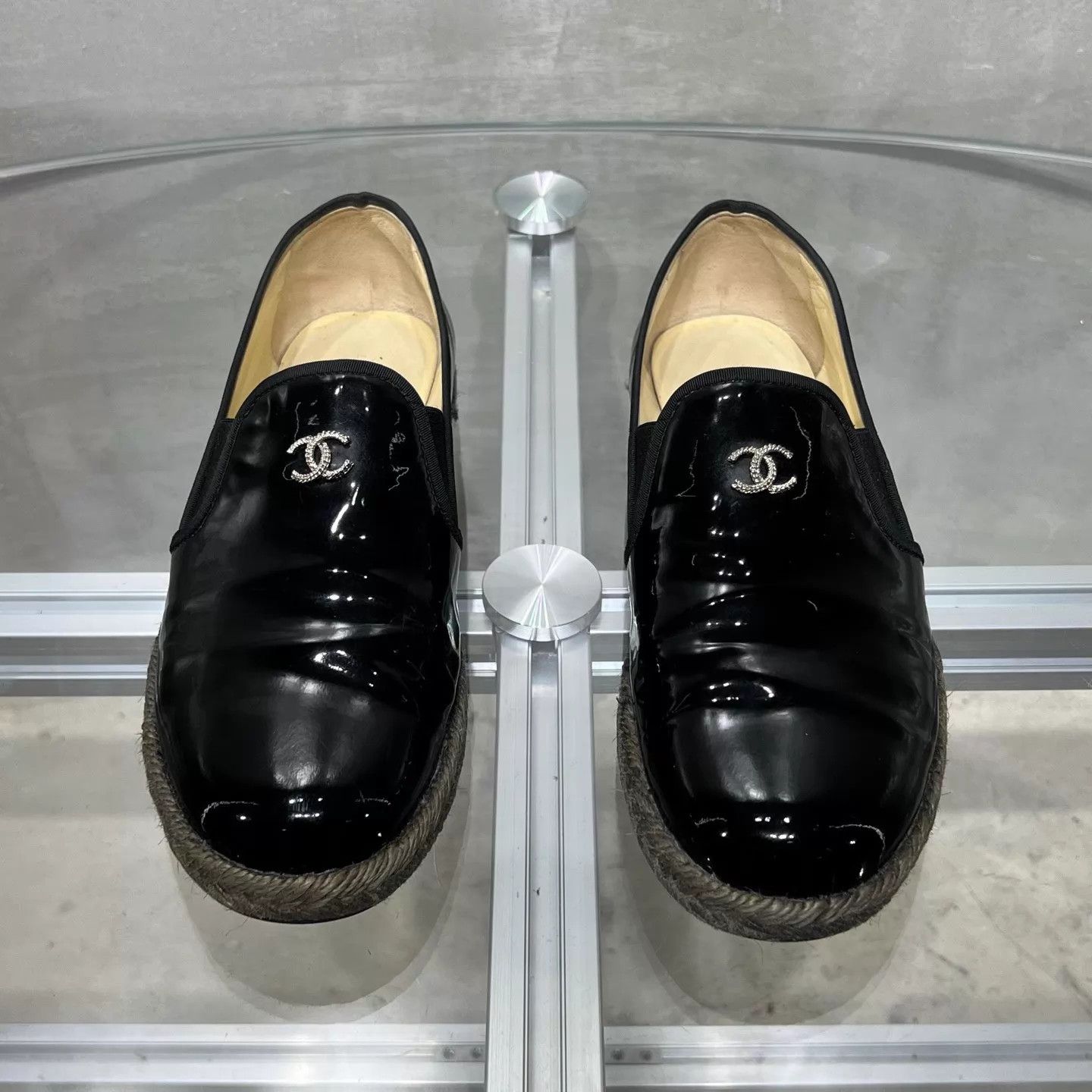 Chanel Chanel Metallic CC Logo Patent Leather Loafer 37.5 YH28915 Size US 7 / IT 37 - 1 Thumbnail