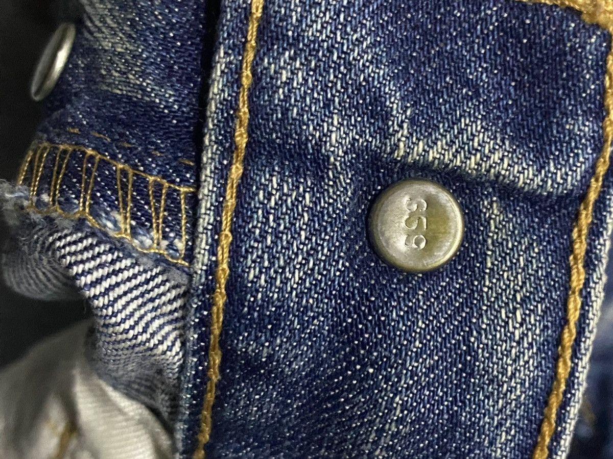 Levi's Vintage Levis 501 Blue Wash Distressed ButtonFly Jeans Size US 28 / EU 44 - 12 Thumbnail
