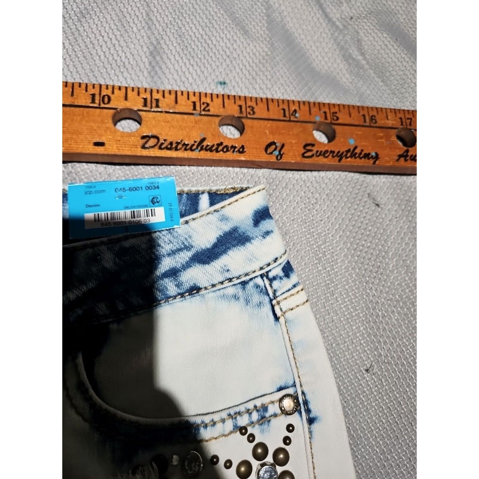 Nanette Lepore Nanette Lepore Shorts Womens 3 Size White Blue Acid Jean Embroidered Frayed Hem Size 26" / US 2 / IT 38 - 5 Thumbnail