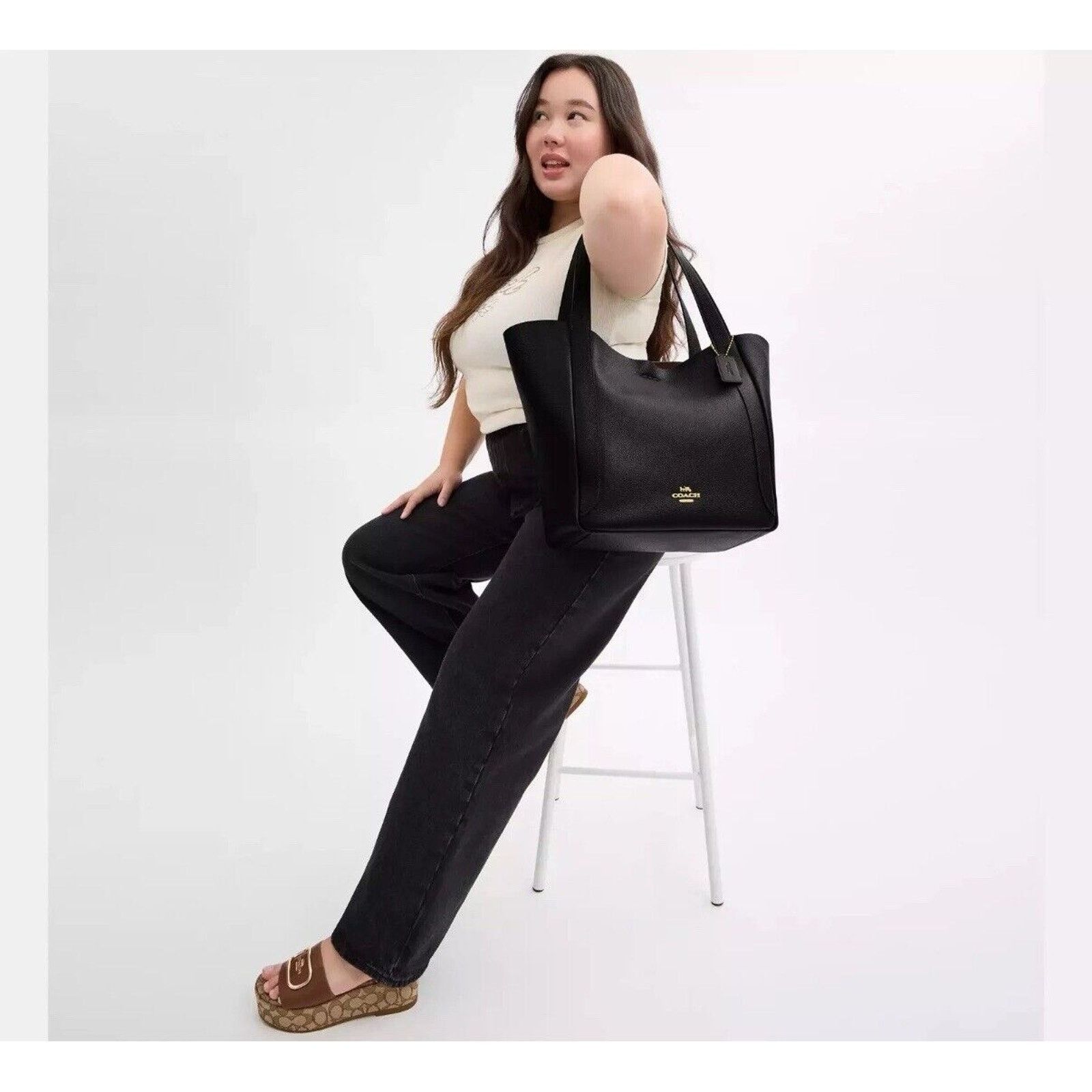 Coach NWT COACH Hadley Tote Bag In Leather CV996 Gold /Black Size ONE SIZE - 8 Thumbnail
