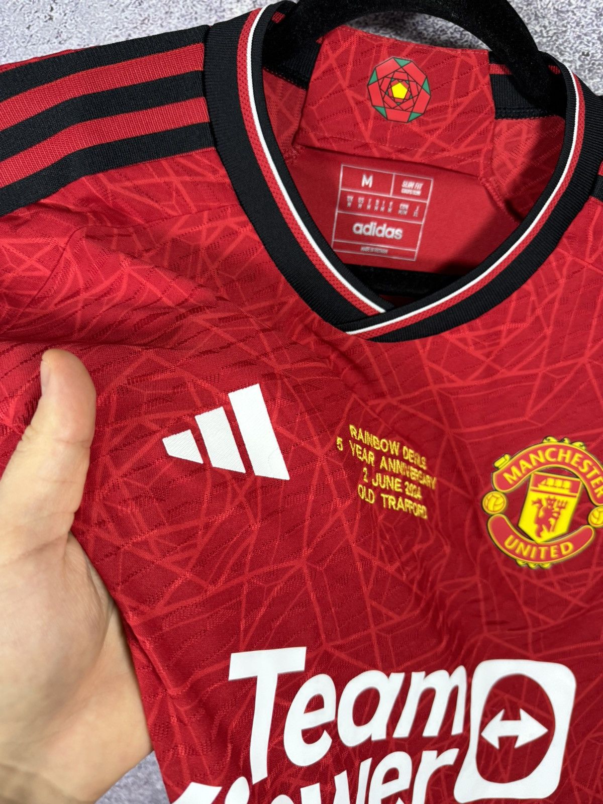 Adidas Manchester United 2023/24 Adidas Jersey Rainbow Devils M sz Size US M / EU 48-50 / 2 - 8 Thumbnail