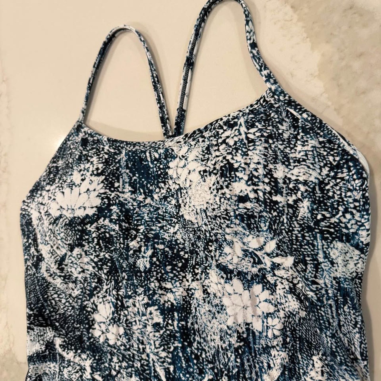 Lululemon Lululemon Power Y Padded Tank Top Women's 6 Luon Wildwood Size M / US 6-8 / IT 42-44 - 3 Thumbnail