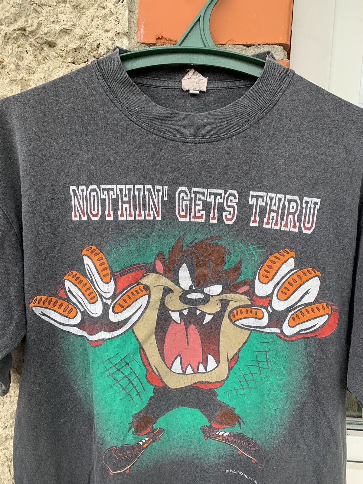 Cartoon Network Vintage Warner Bros Looney Tunes 1990s Taz T-shirt Size US M / EU 48-50 / 2 - 2 Thumbnail