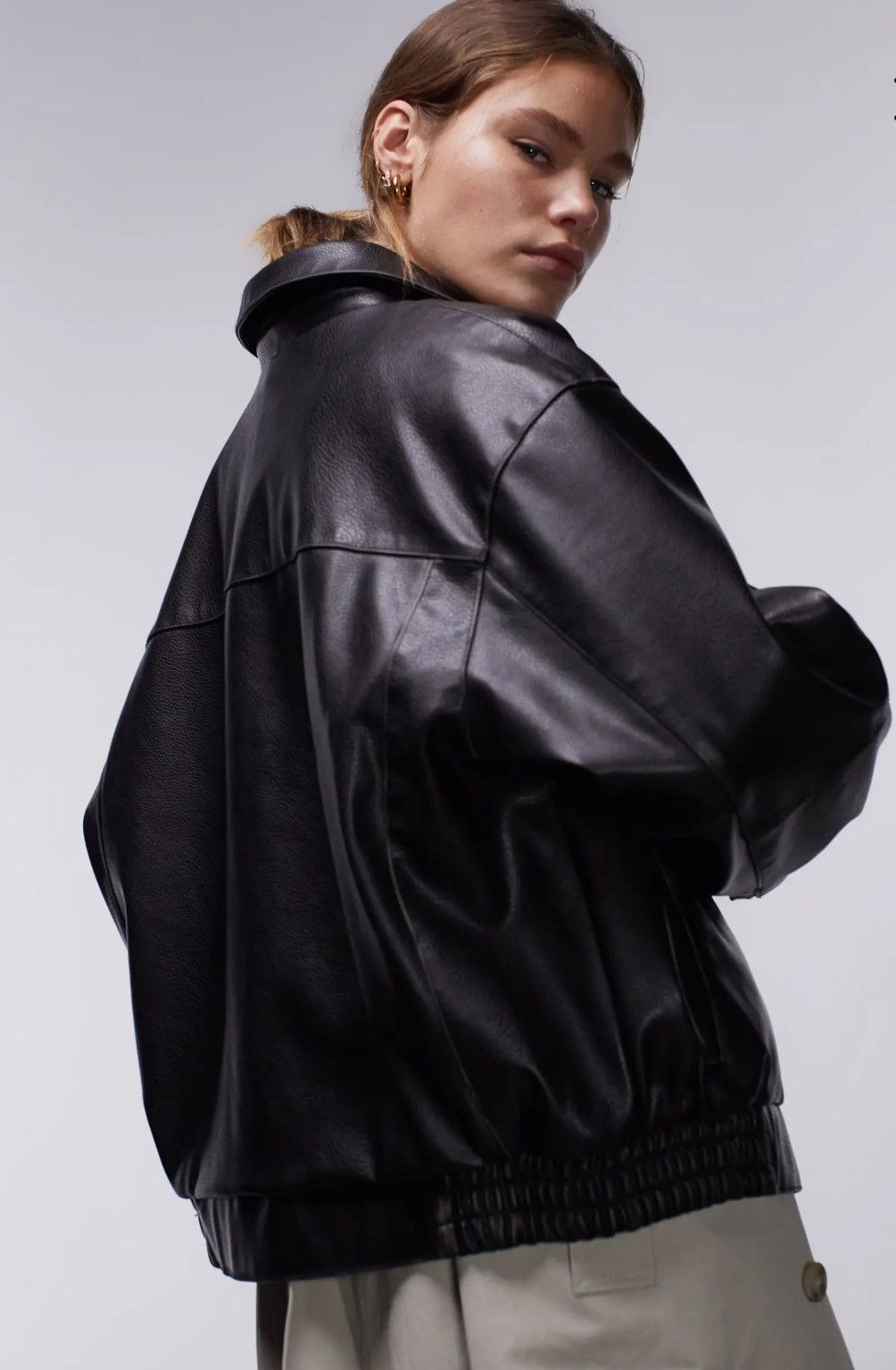 Topshop Topshop faux leather oversized bomber jacket in black Size S / US 4 / IT 40 - 6 Thumbnail