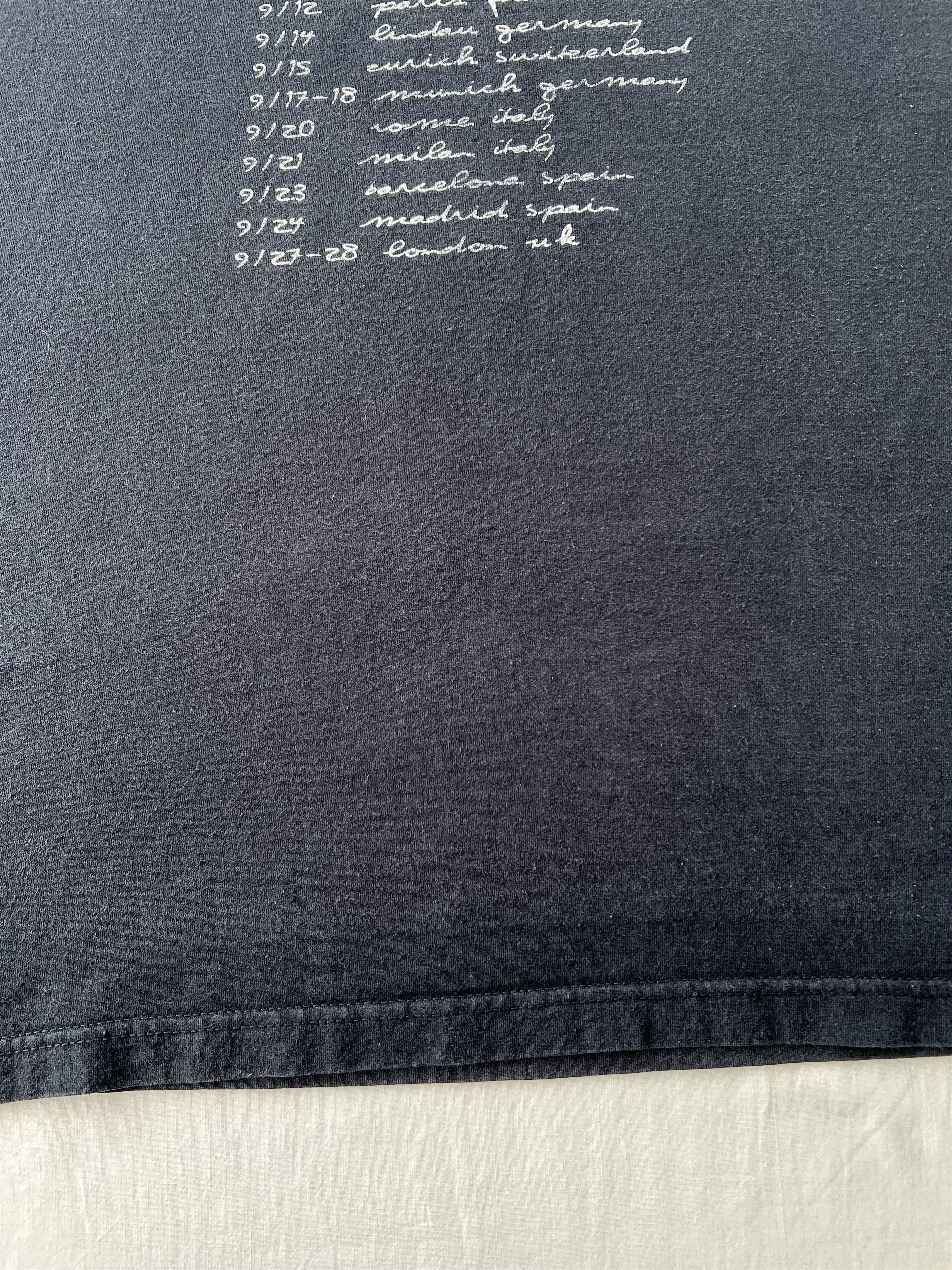 Band Tees Vintage 2003 Carlos Santana Shaman Tour Black T-shirt Size US XL / EU 56 / 4 - 15 Thumbnail