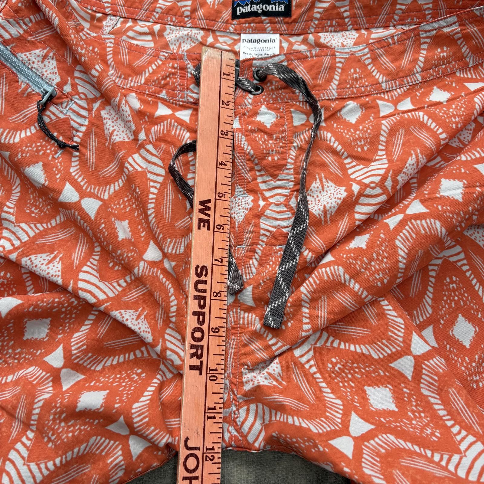 Patagonia Patagonia Wavefarer Adjustable AOP Tribal Print Board Shorts Size US 36 / EU 52 - 6 Thumbnail