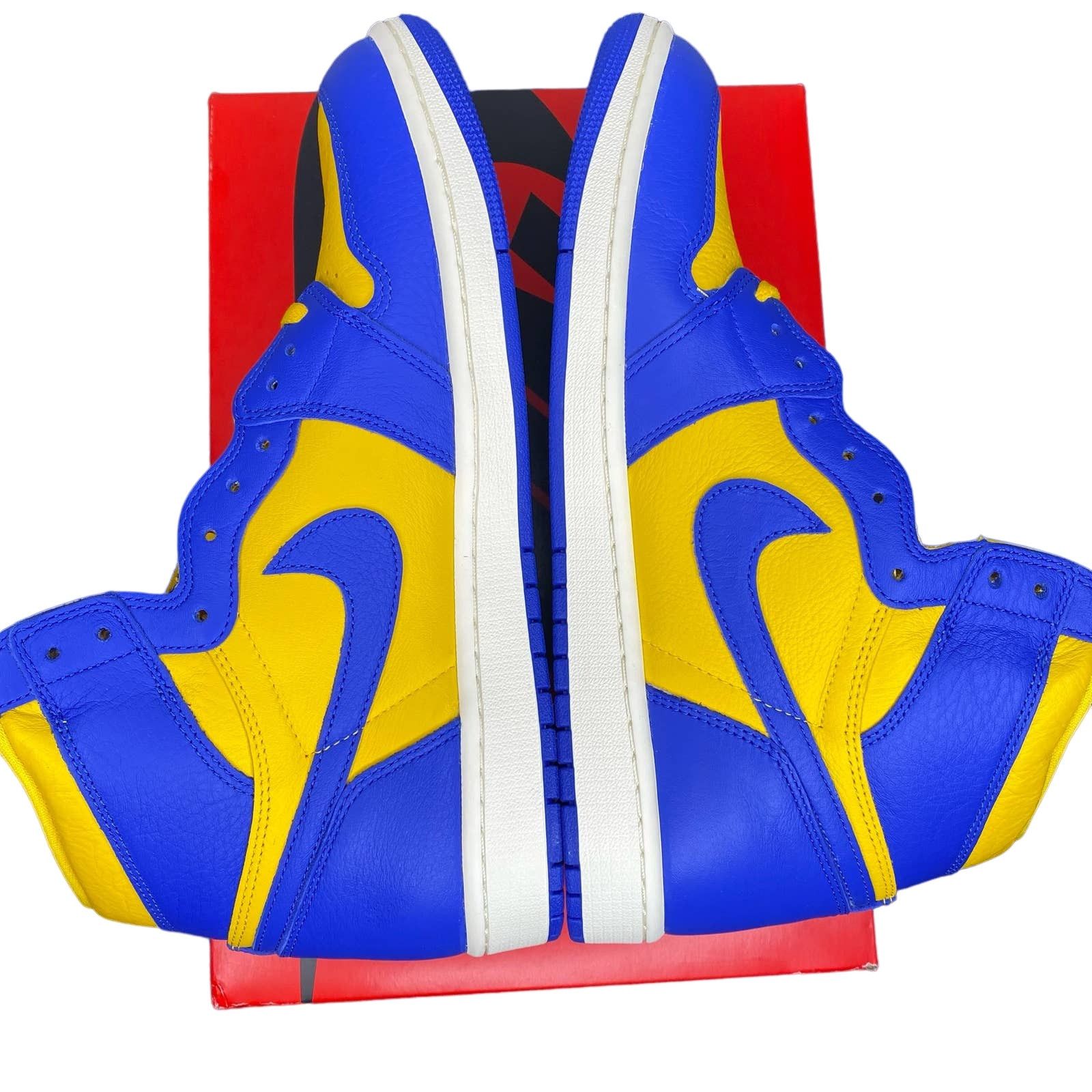Jordan Brand Air Jordan 1 Retro High OG Reverse Laney Women's Size 12 Size US 12 / IT 42 - 6 Thumbnail