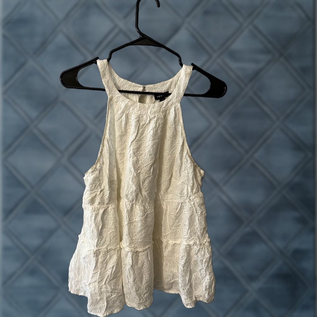 Torrid Torrid Plus Size 00 White Floral Eyelet Lace Sleeveless Halter Top Casual Womens Size XXS / US 00 / IT 34 - 1 Thumbnail