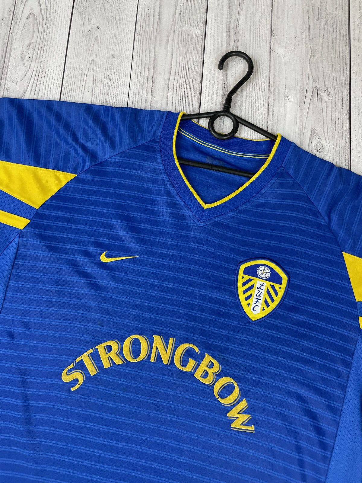Nike Vintage nike Leeds soccer jersey blue logo size XXL Size US XXL / EU 58 / 5 - 2 Thumbnail
