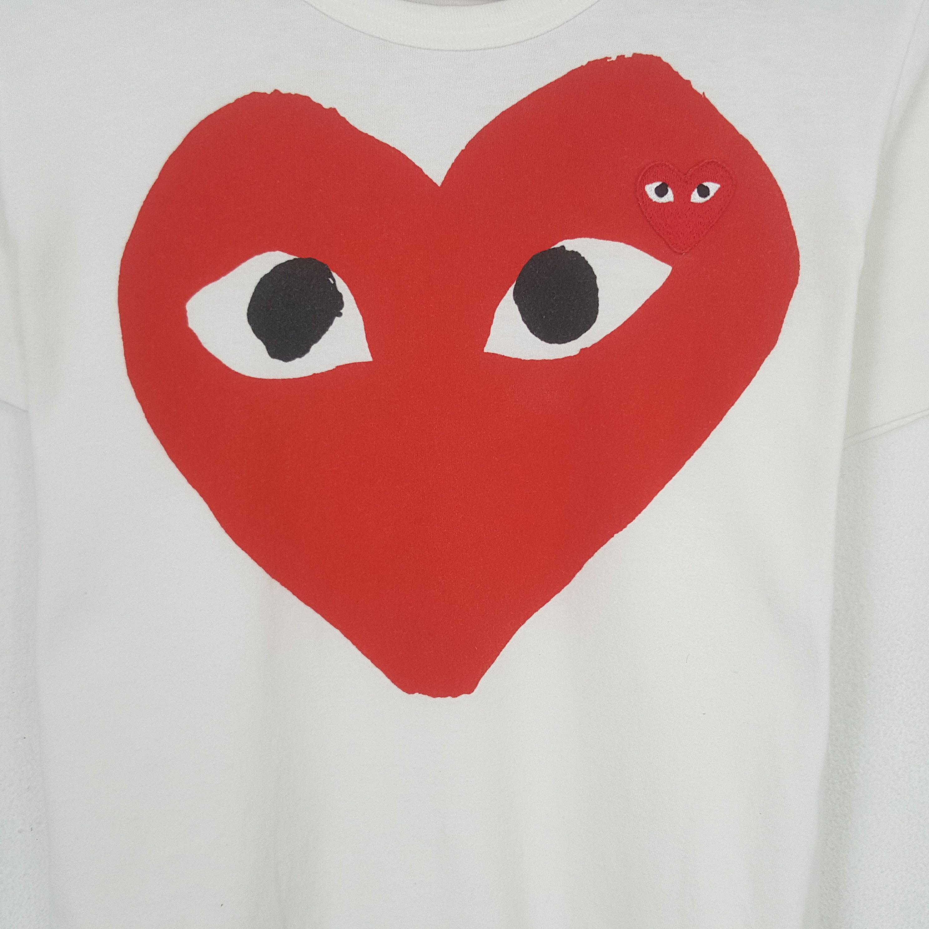 Comme des Garcons PLAY Vintage Play Comme des Garcons Big Red Logo tshirt Size XS / US 0-2 / IT 36-38 - 2 Thumbnail