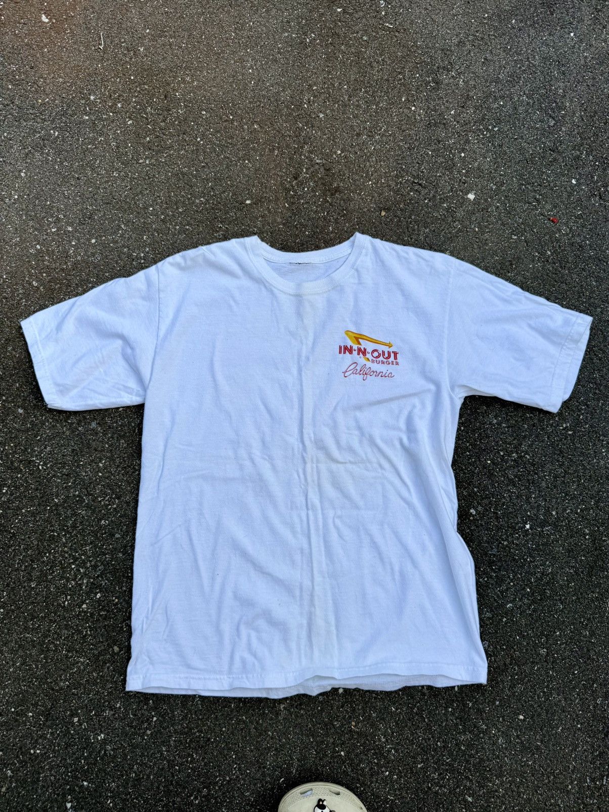 Other Vintage Y2K 2005 In & Out Graphic Tee Shirt Size US M / EU 48-50 / 2 - 4 Thumbnail