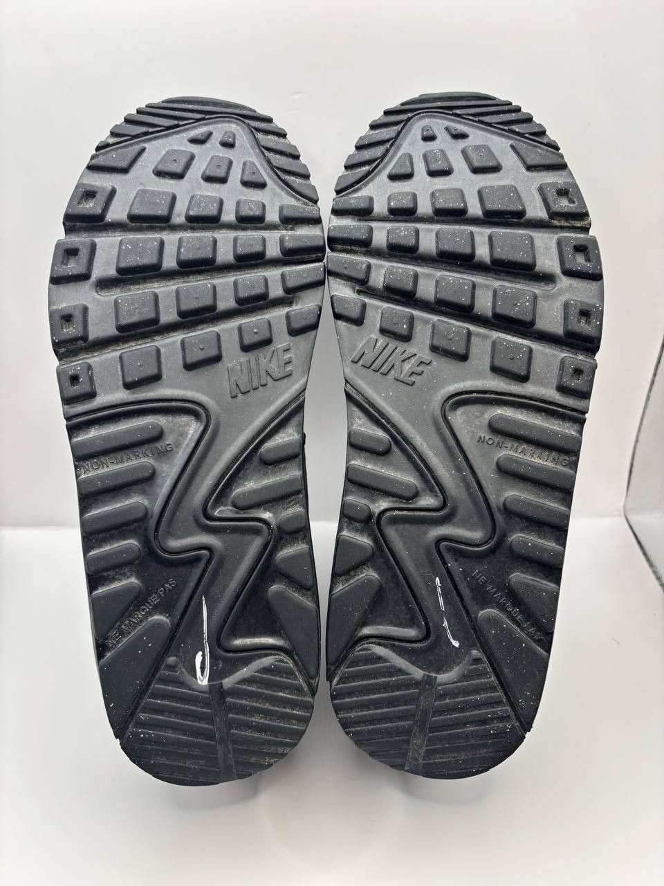 Nike Nike Air Max 90 LTR Black Leather Sneakers 7Y / 40 EUR Size US 8.5 / IT 38.5 - 7 Thumbnail