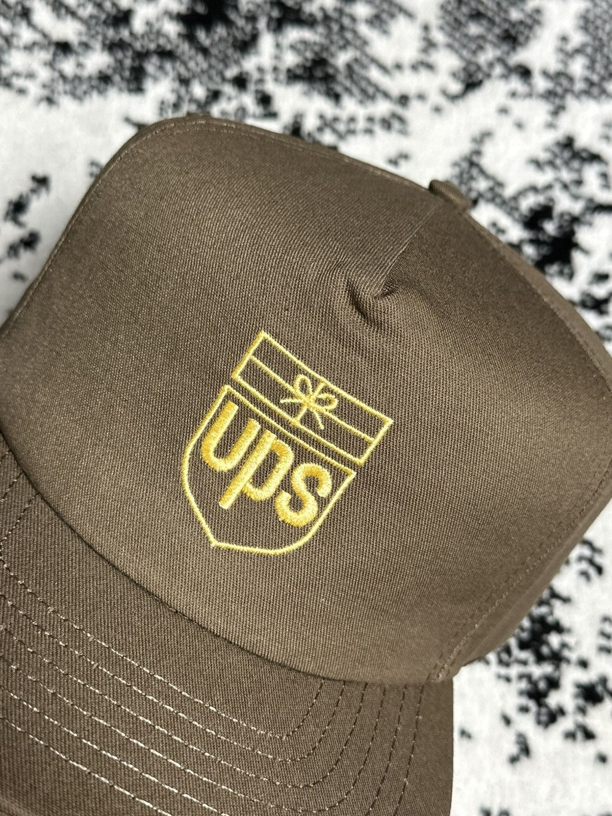 Vintage Vintage UPS 90s Hat Size ONE SIZE - 2 Thumbnail