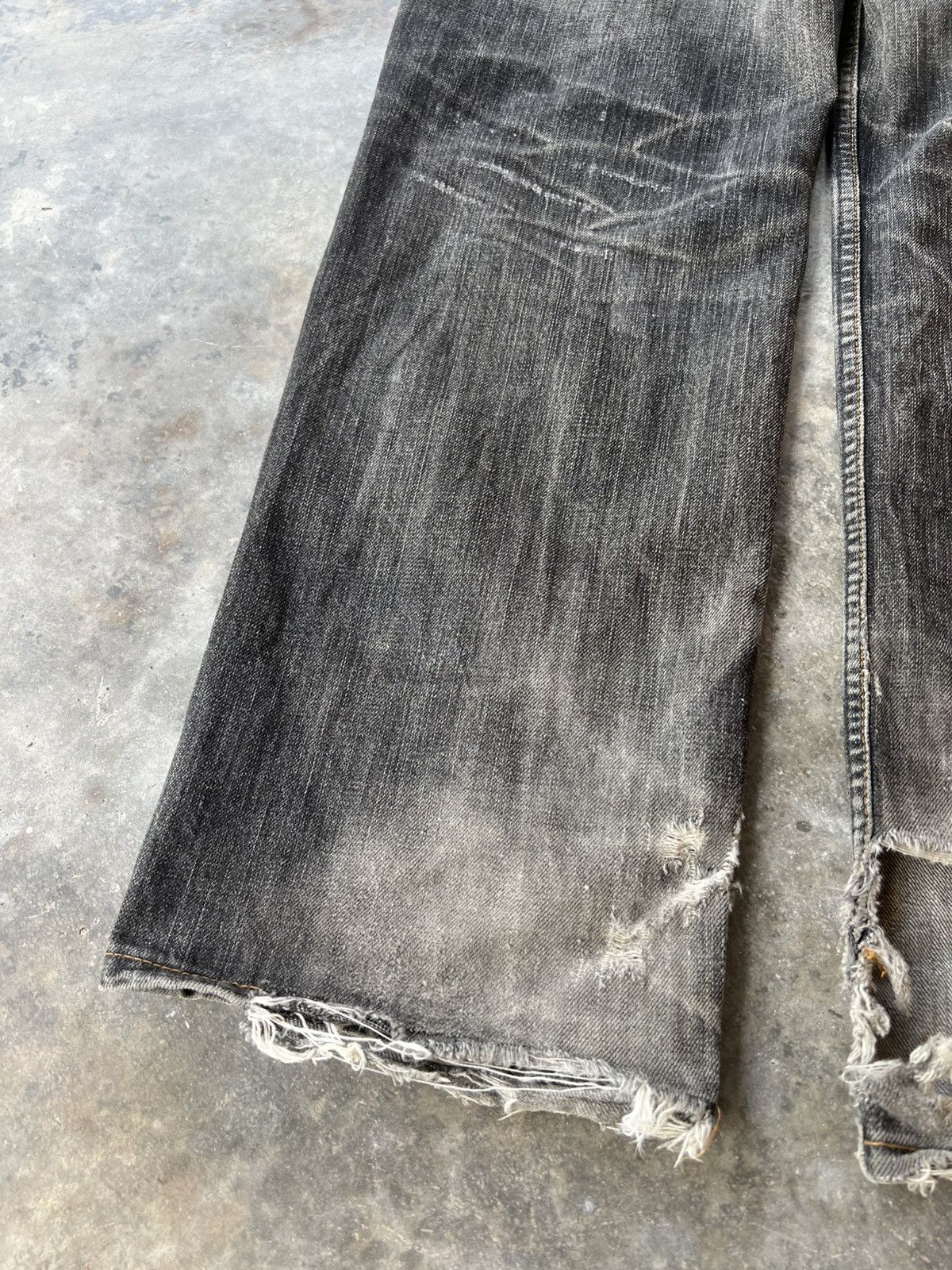 Levi's VINTAGE LEVIS 502 DISTRESS JEAN Size US 32 / EU 48 - 14 Thumbnail