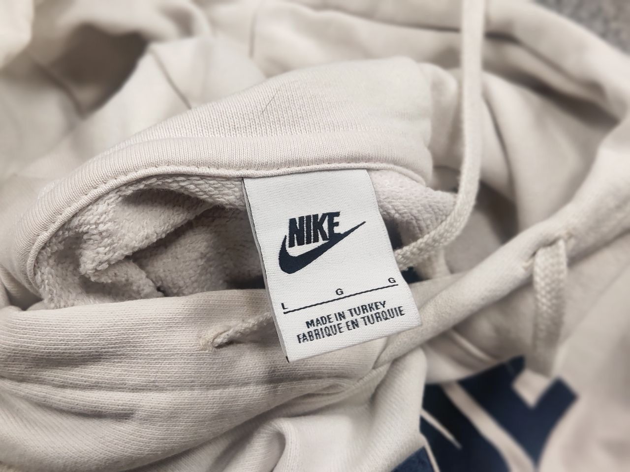 Nike Nike Vintage embroidered big center swoosh logo Beige Hoodie Size US M / EU 48-50 / 2 - 13 Thumbnail