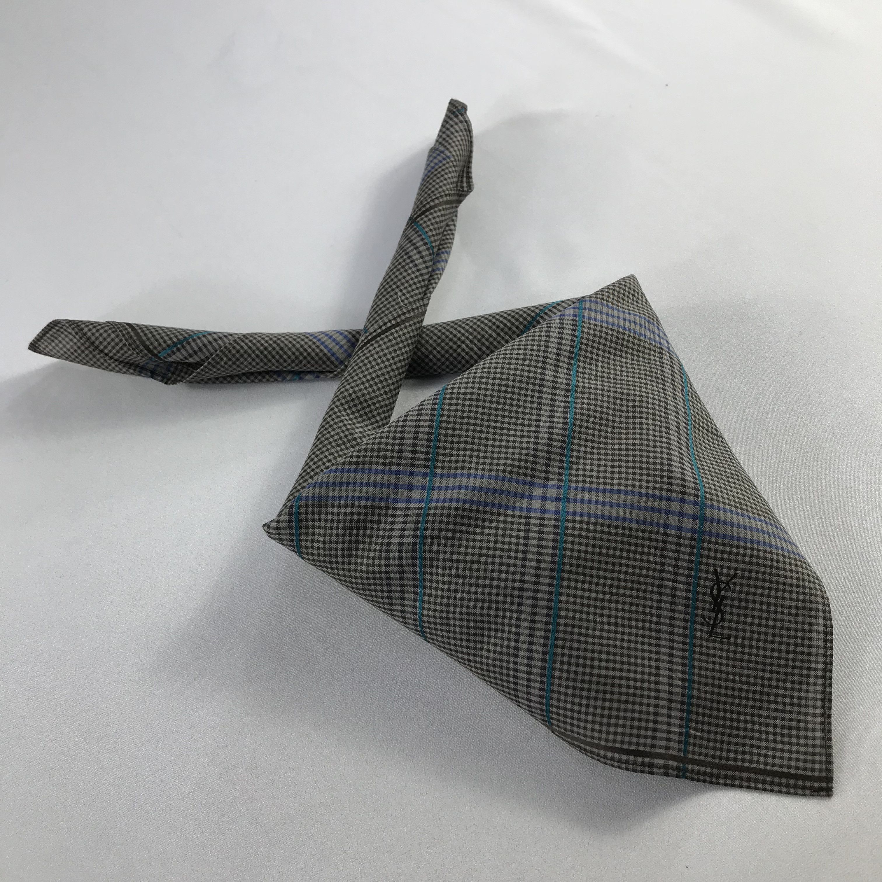Yves Saint Laurent Yves Saint Laurent Handkerchief / Bandana / Neckerchief C544 Size ONE SIZE - 2 Thumbnail
