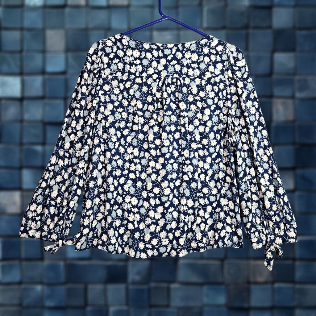 Madewell Madewell Blouse Shirt Women Floral Blue Moon Printed V-neck Button Down Long Sleeve Sz L Size L / US 10 / IT 46 - 1 Thumbnail