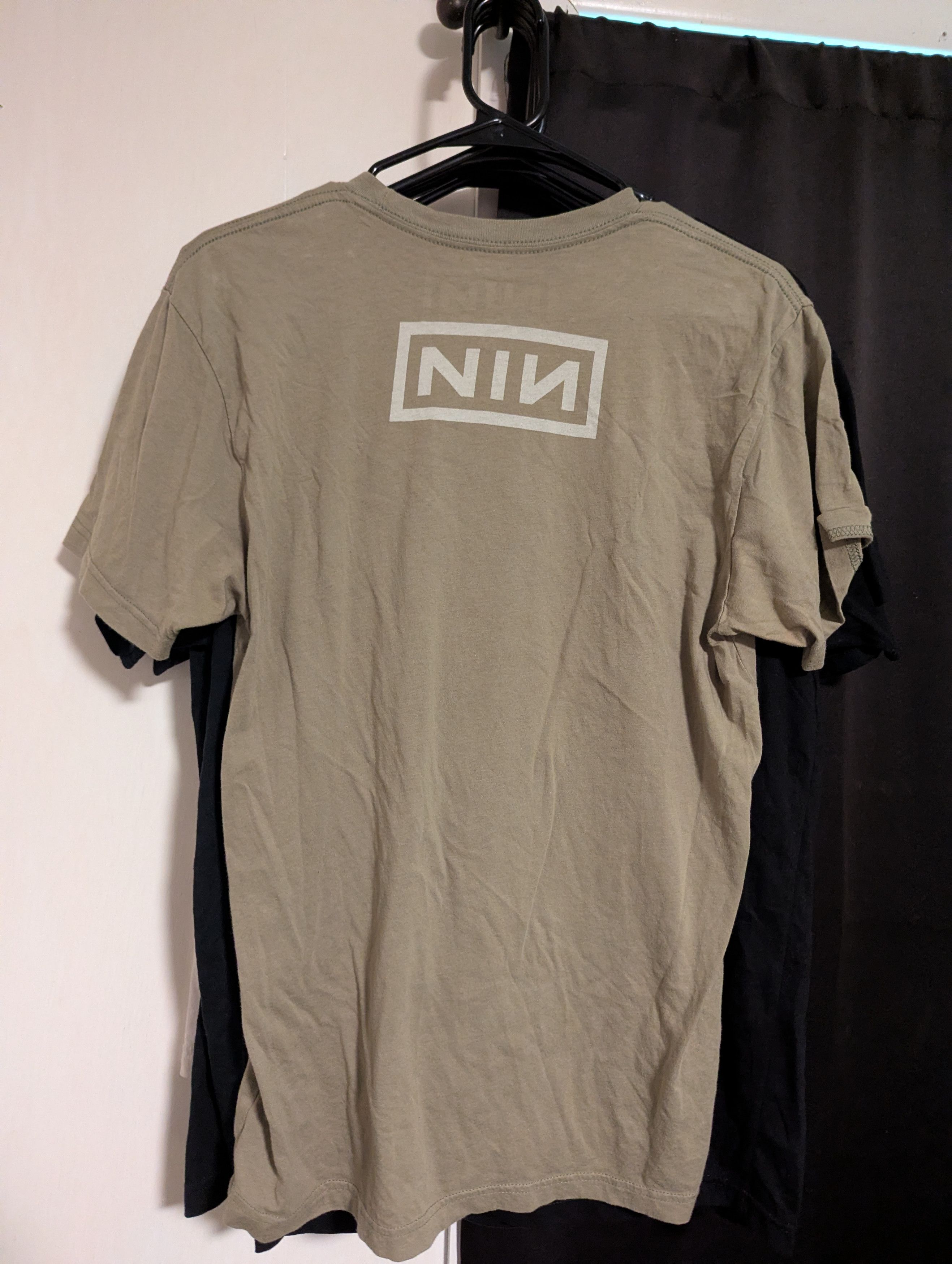 Gildan Nine inch nails - Closer to God 2013 (MEDIUM) Size US M / EU 48-50 / 2 - 2 Thumbnail