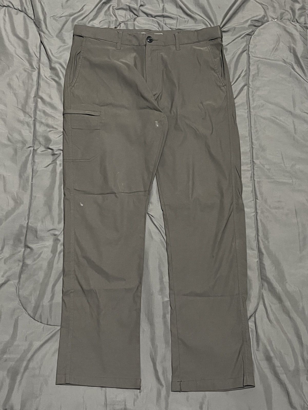 Other Vintage Olive Tech Pants Size US 32 / EU 48 - 1 Thumbnail