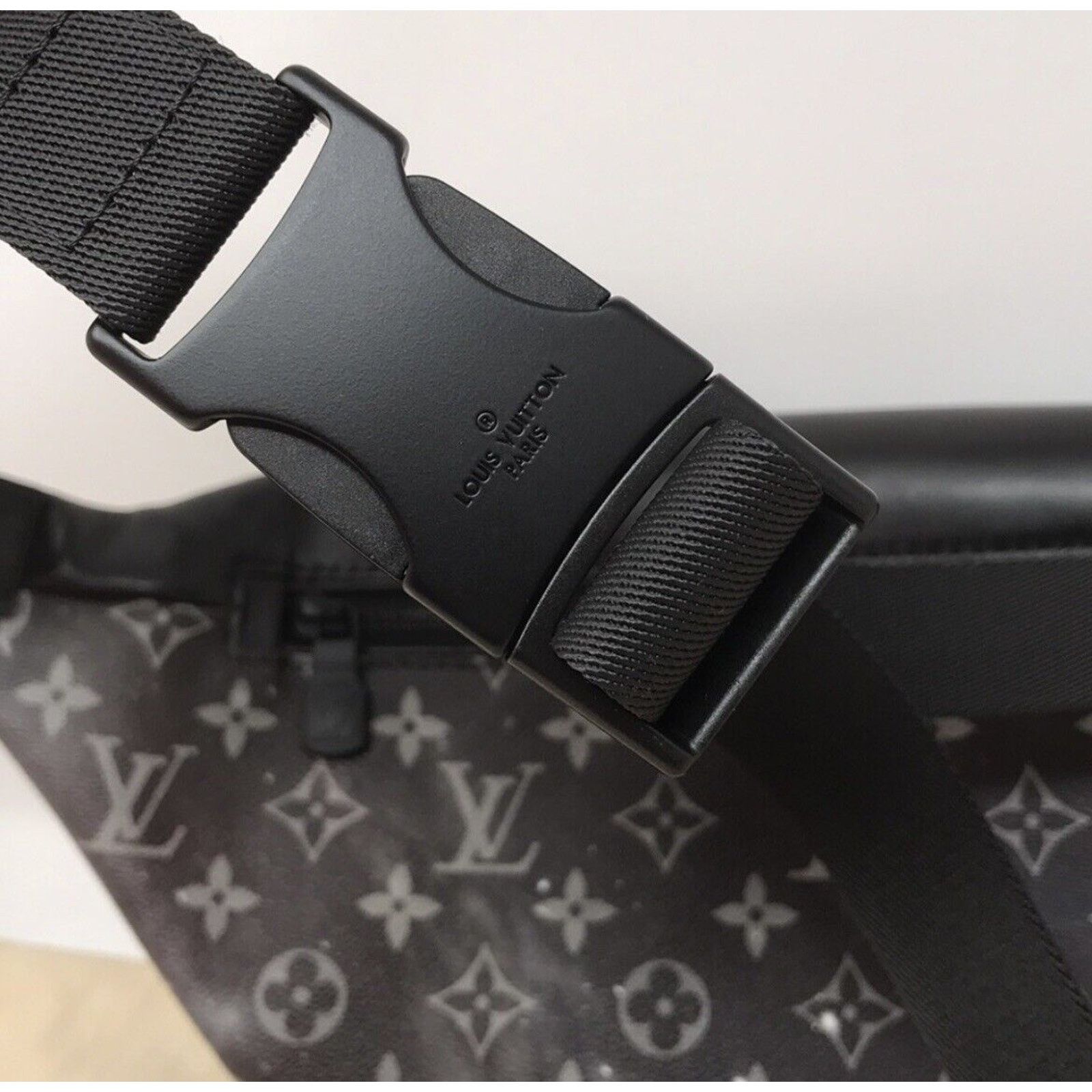 Louis Vuitton Louis Vuitton Discovery Bumbag Limited Ed Monogram Galaxy Size ONE SIZE - 10 Thumbnail