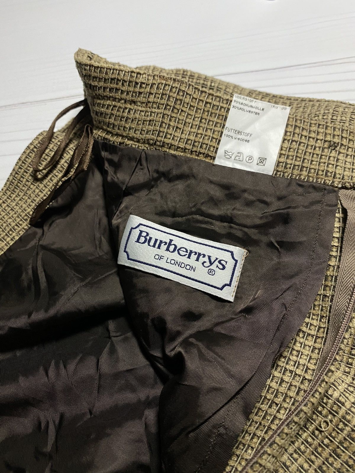 Burberry × Vintage Vintage Burberry’s of London viscose y2k mid skirt Size 28" / US 6 / IT 42 - 3 Thumbnail