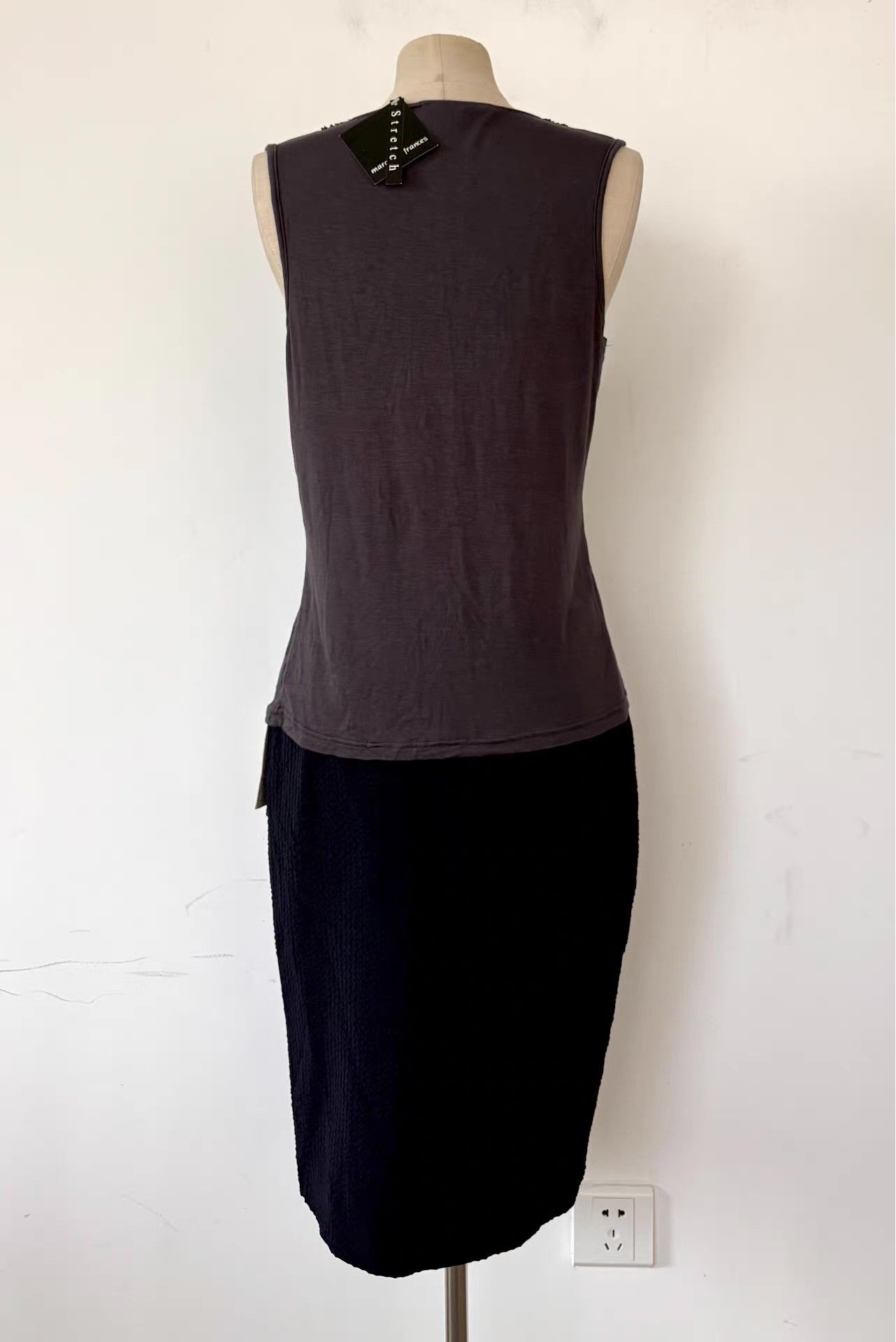 Margaret Howell Margaret Frances Women's Beaded Neck Sleeveless Top Ｑ21 Size M / US 6-8 / IT 42-44 - 2 Thumbnail