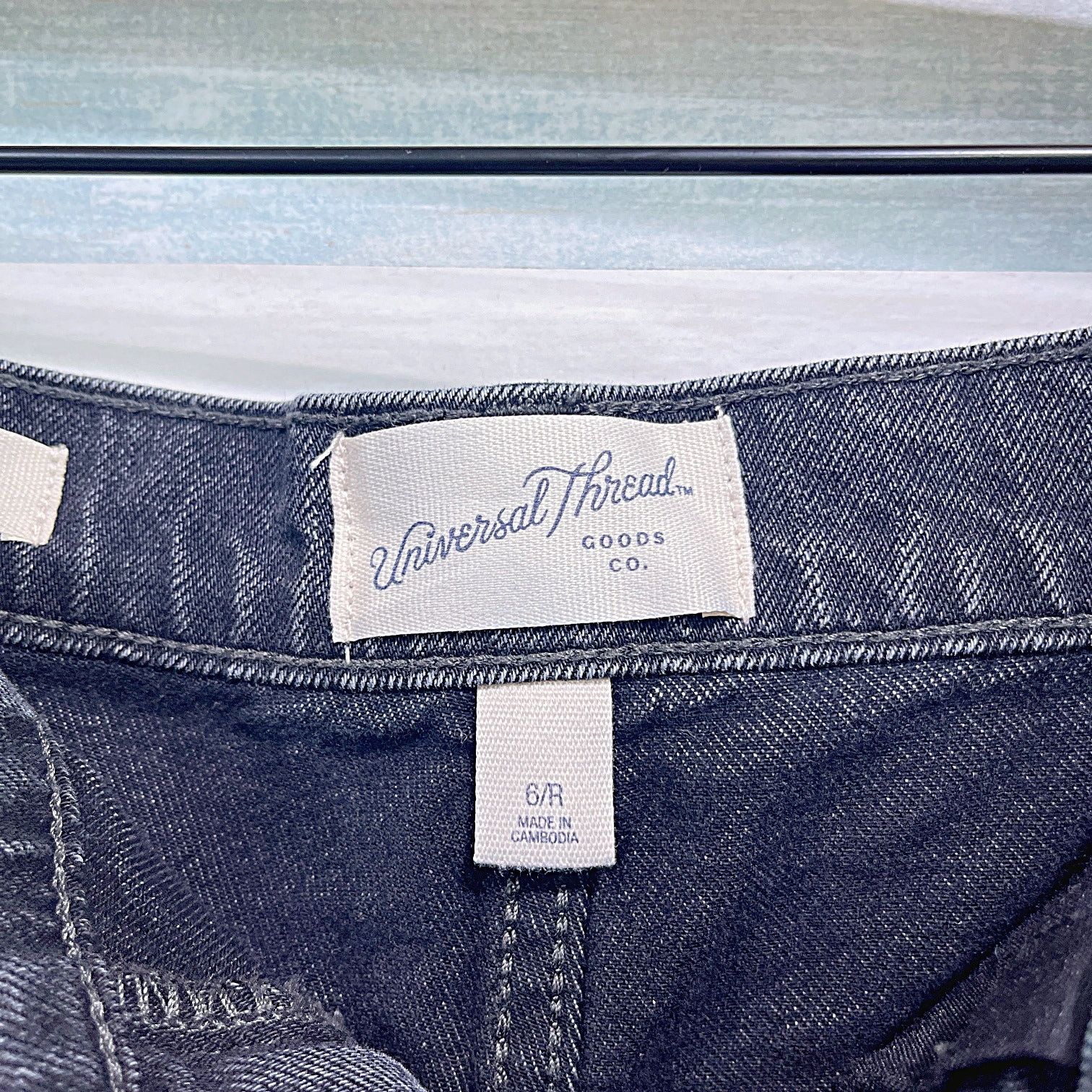 Target Basics UNIVERSAL THREAD 90s Cutoff Shorts Faded Black Womens 6 Size 28" / US 6 / IT 42 - 4 Thumbnail