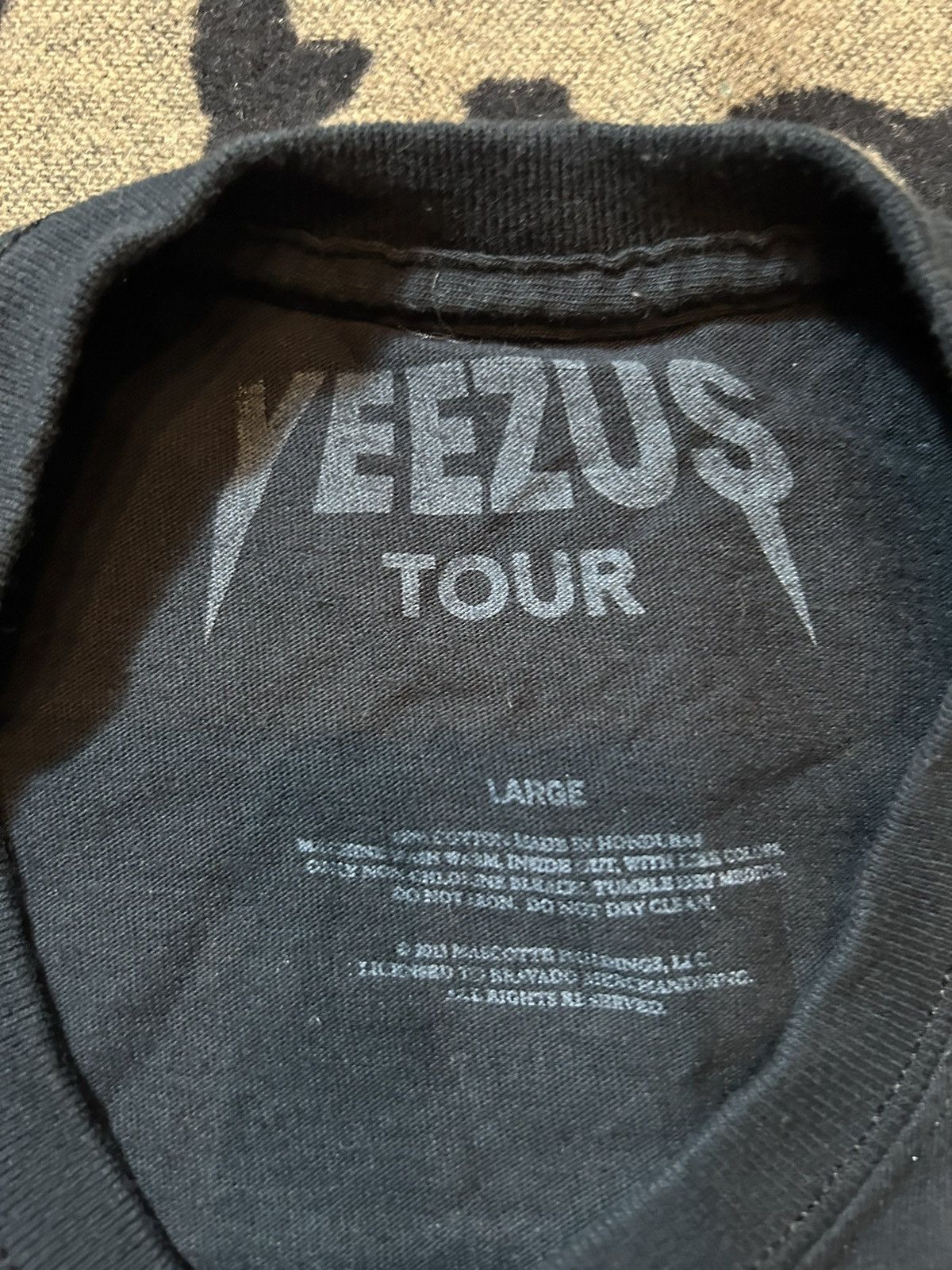 Kanye West Yeezus Tour Skull Praying Tshirt Size US L / EU 52-54 / 3 - 3 Thumbnail
