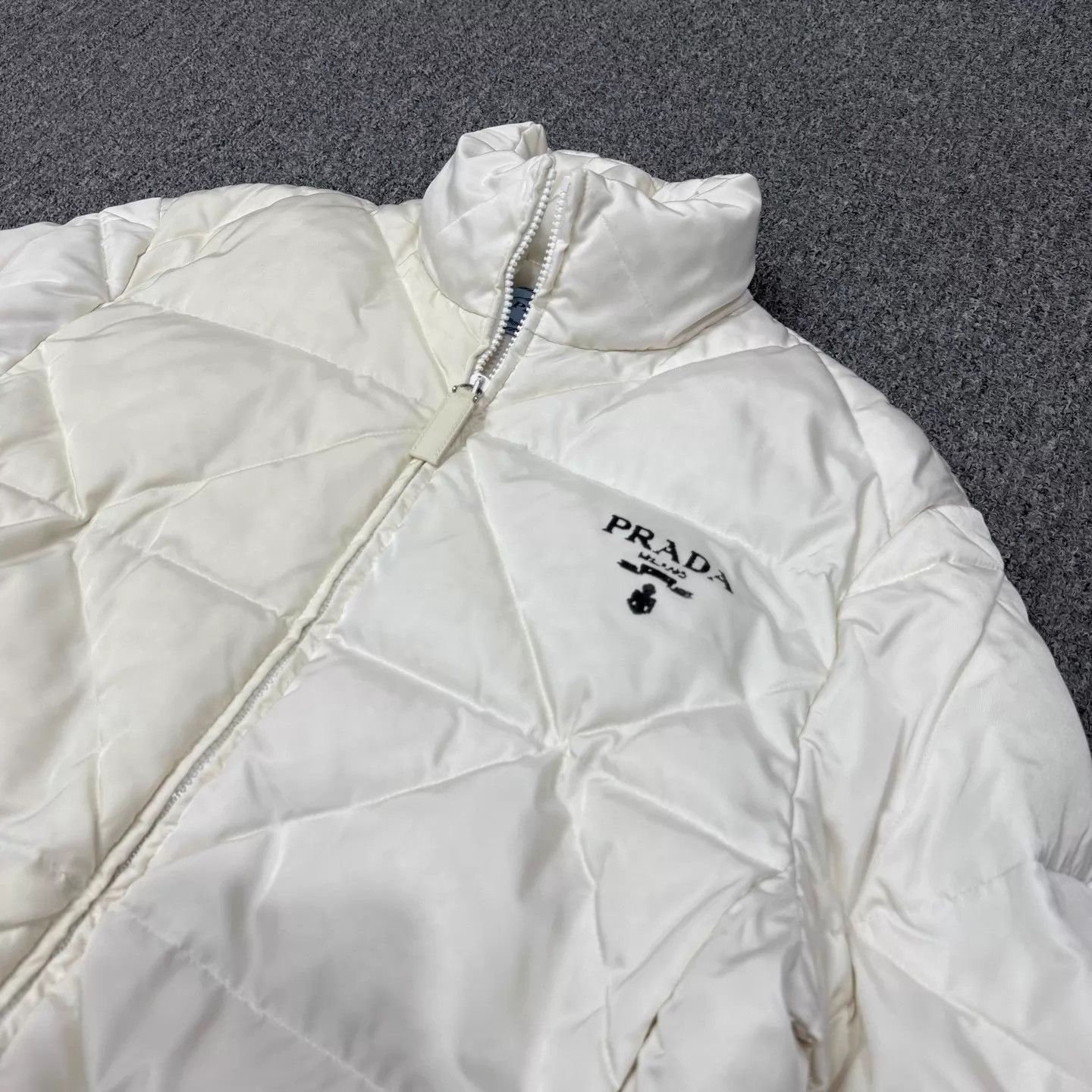 Prada Prada Logo Nylon Down Jacket 36 95 New Size XS / US 0-2 / IT 36-38 - 3 Thumbnail